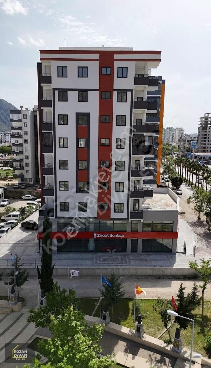 Kozan Divan Emlak'tan Hastane Kavşağında Kiralık Ultra Lüks 4+1
