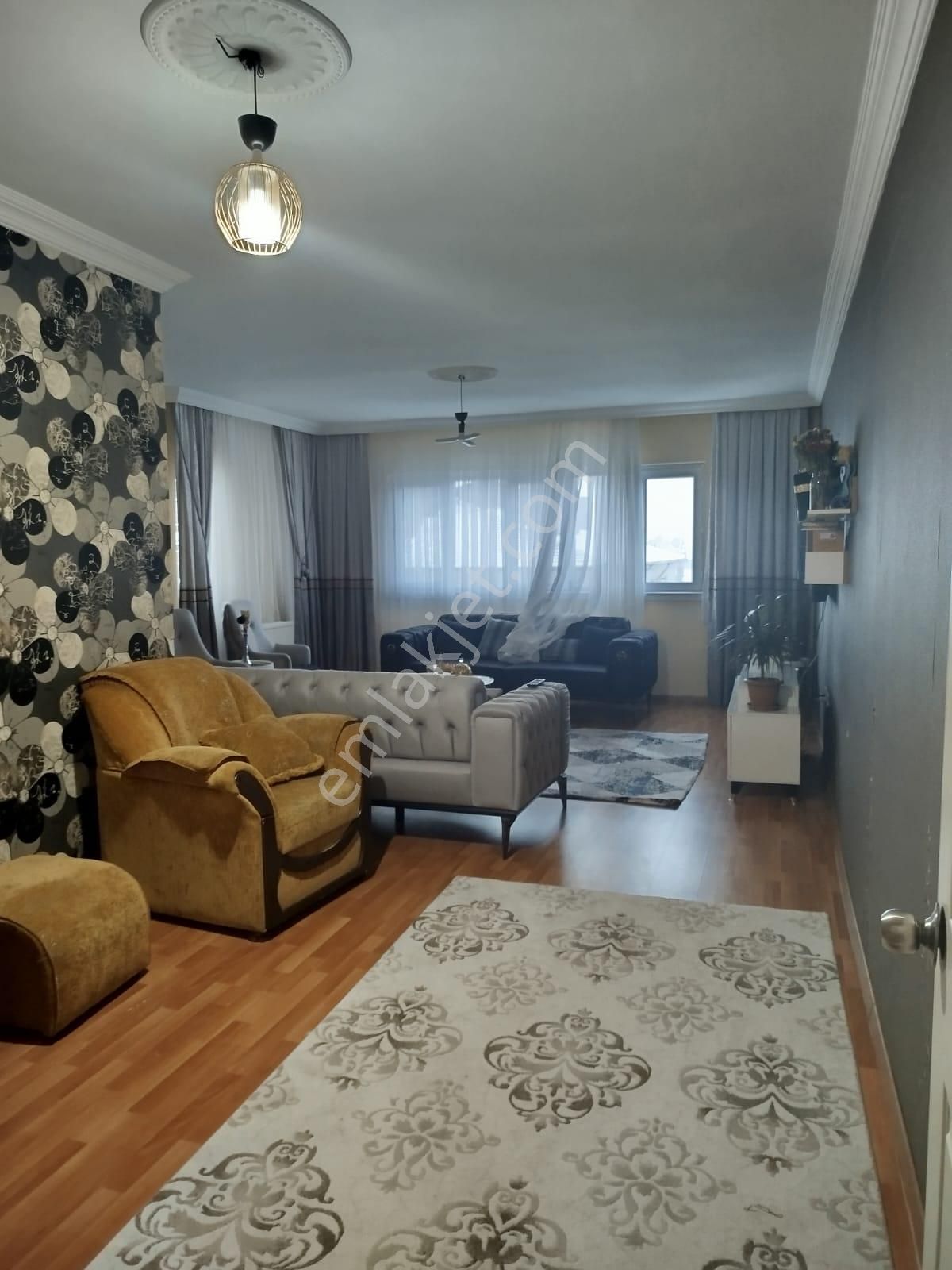 Aşık Veysel'de Asansörlü 115m2 3+1 Yapılı Balkonlu Yalıtımlı Salon Bağımsız Ankara Manzaralı Satılık