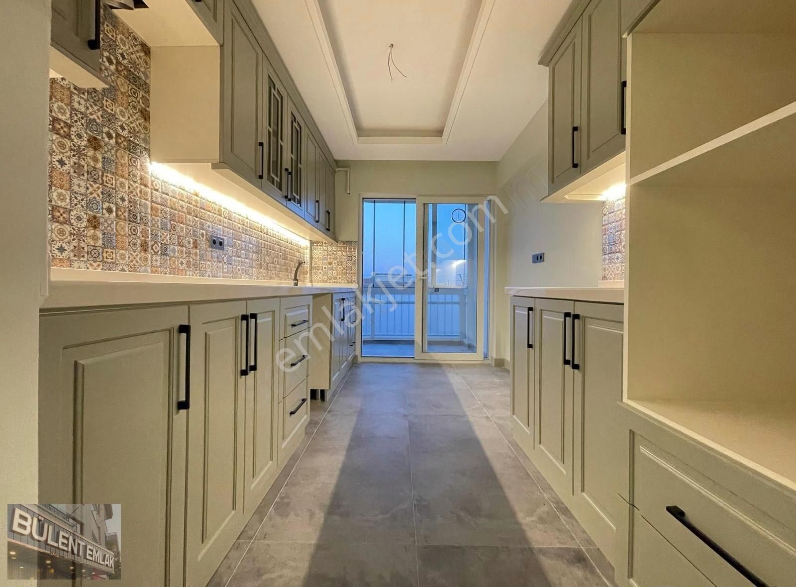 Etlikte Cadde Üzeri Salon Bağımsız Ebeveyn Banyolu Full Yapılı