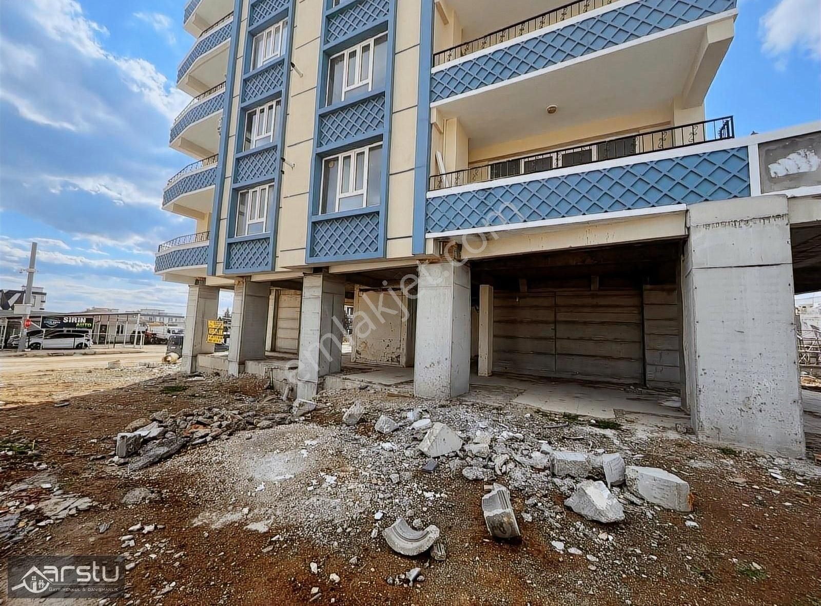 Atstu Gayrimenkul Haliseden Karapınarda 500 M2 Kiralık Dükkan