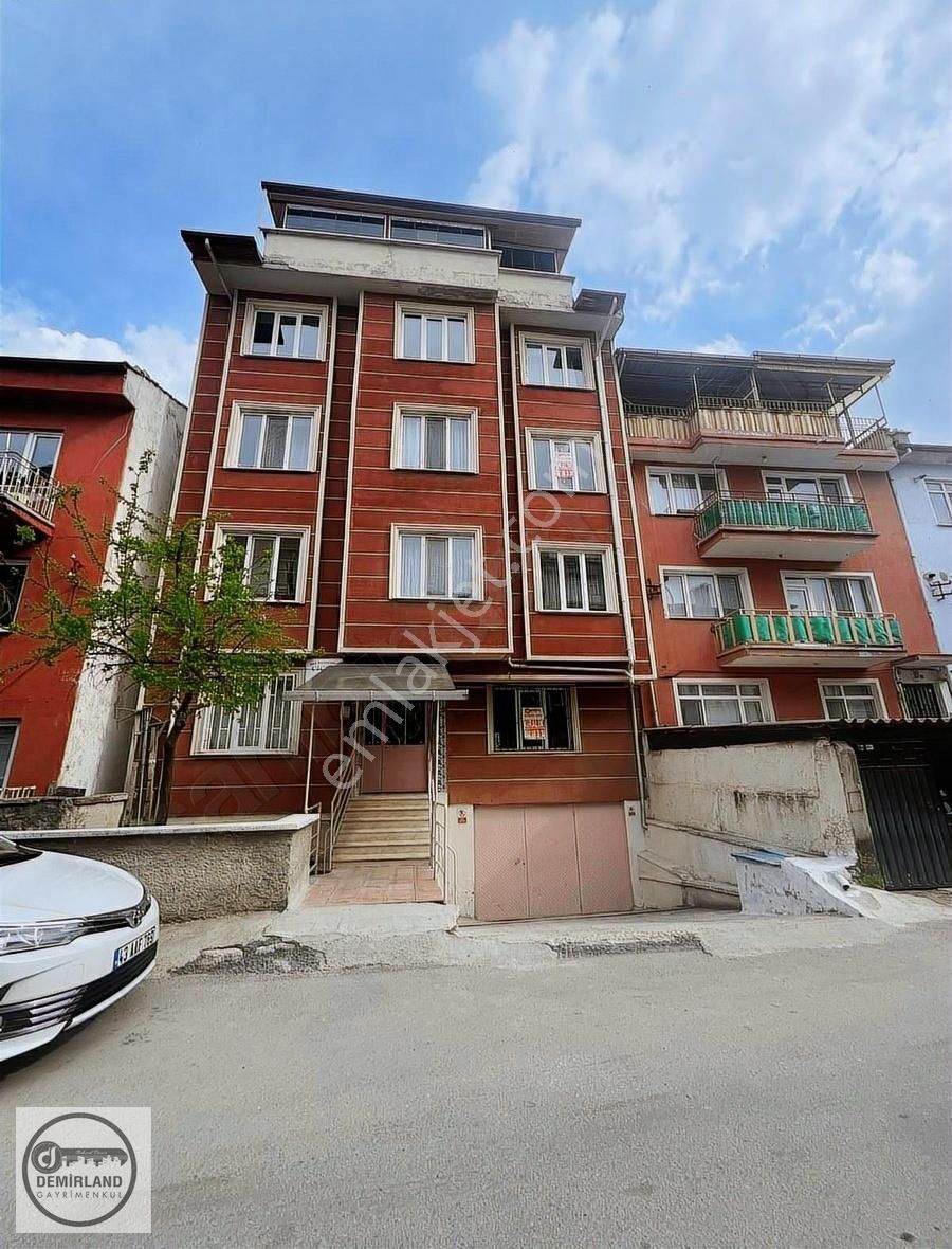 Demirland'dan Kiralık Kafeler Bölgesinde 2+1 Daire