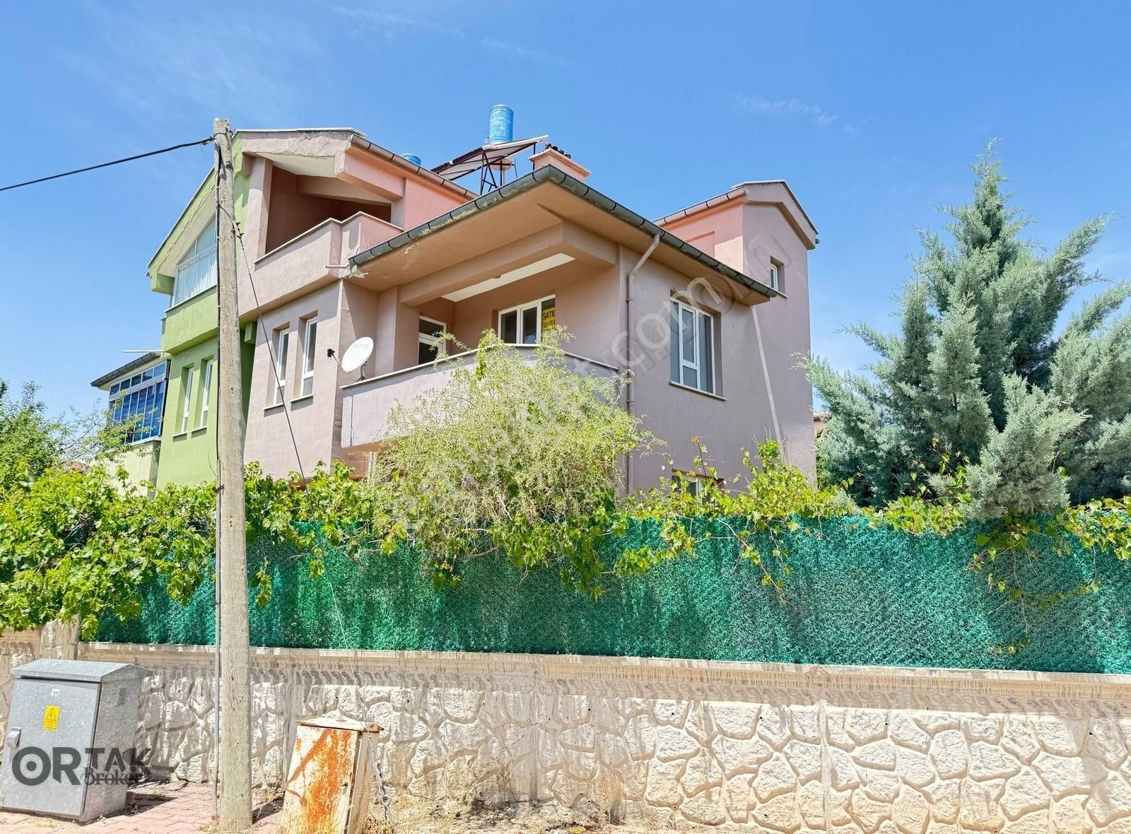 Buhara Mahallesi'nde 3 Katlı Müstakil Tripleks Ev