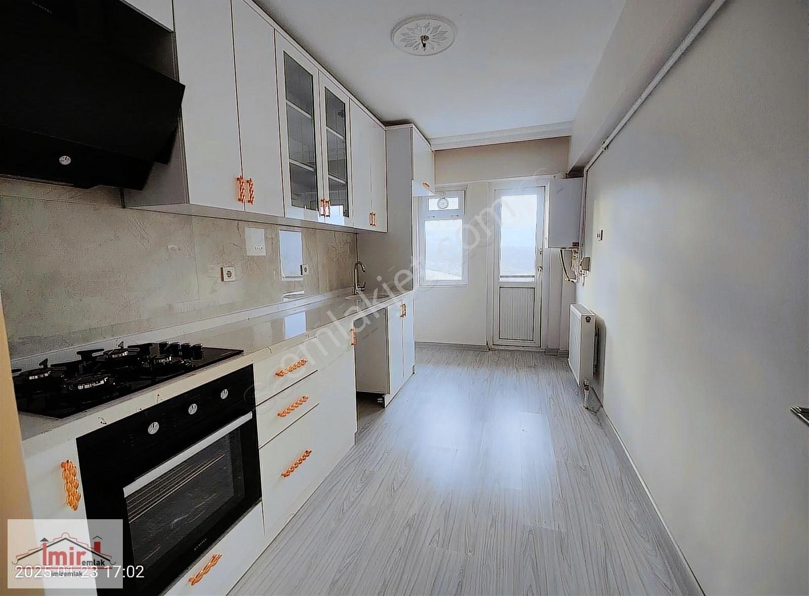 İmir Emlak Ofisinden 3+1 120m2 3.kat Devlet Hastanesi Yakını