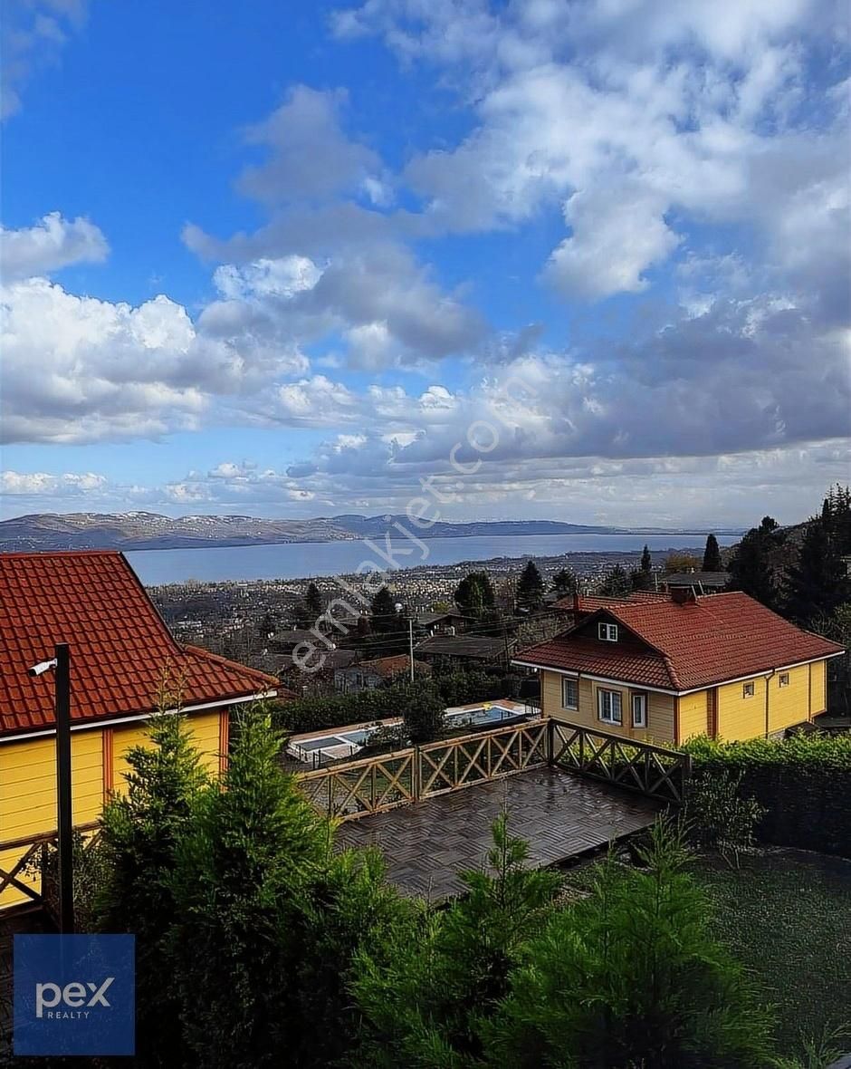 Sapanca Kurtköy Dibektaş 4+1 Eşyalı Satılık Villa
