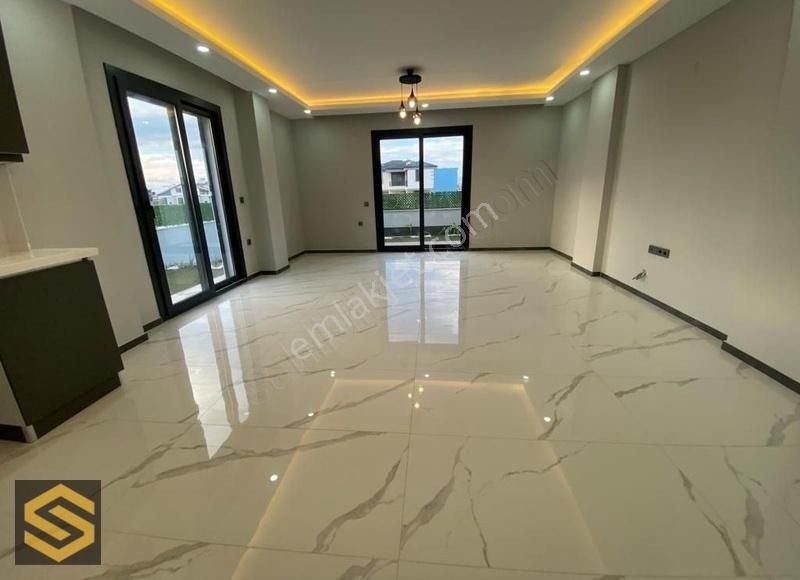 Sözer Yapı Didim Havuzlu 4+1 Villa Önü Yeşil Alan