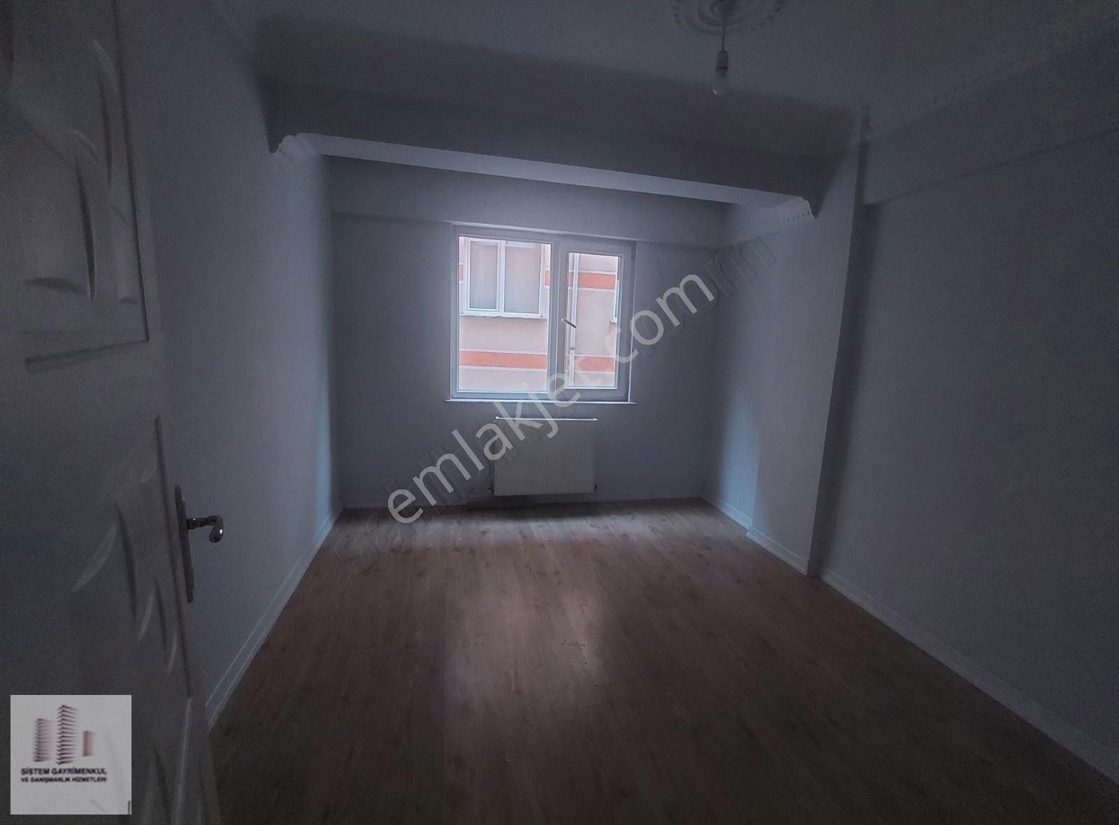 M.akıf Mah Kıralık 1+1 Emsallerınden Büyük