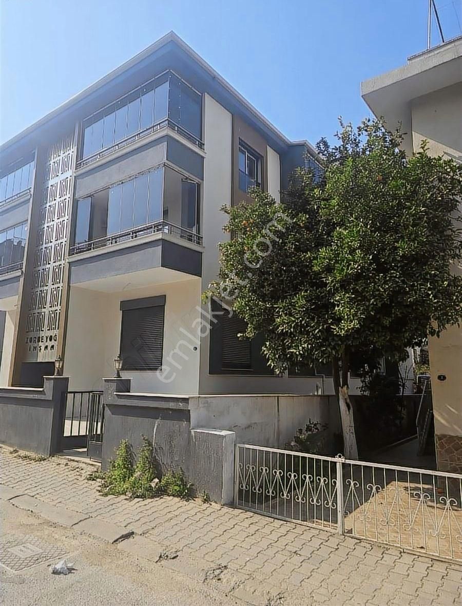 Tire Arslan Emlaktan Merkezde Sıfır Daire