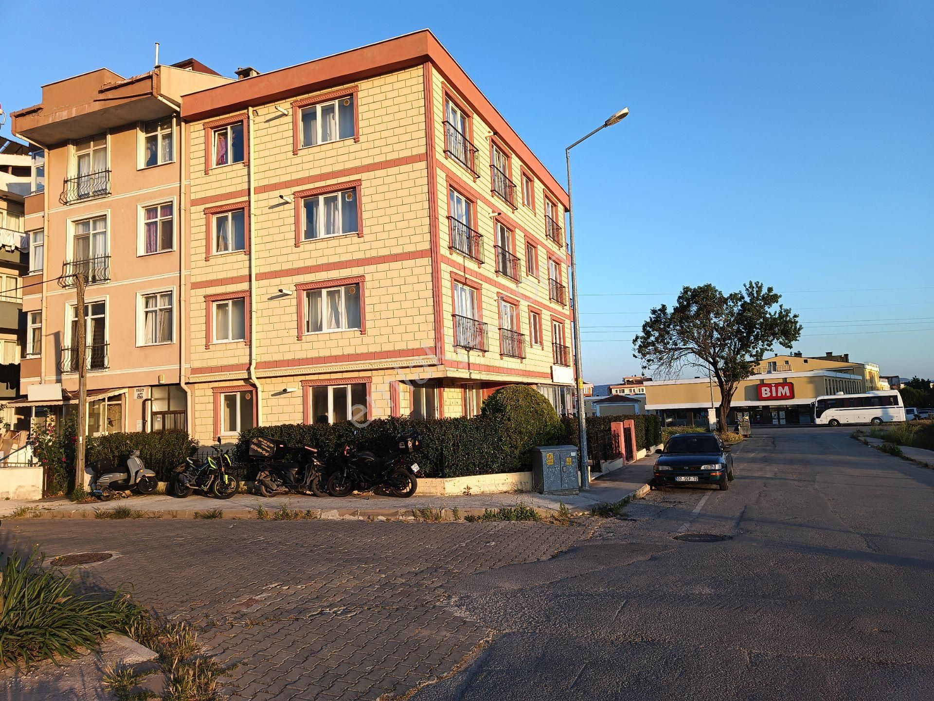 Çanakkale İlahiyat Adliye Üniversite'ye Çok Yakın Yürüme Mesafesinde Eşyalı Kiralık 1+1