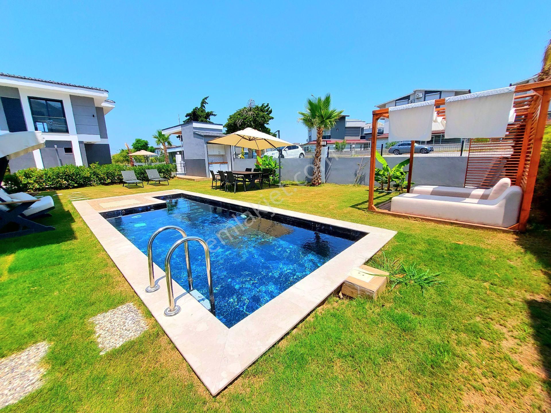 Kuşadasında Özel Havuzlu Ful Eşyalı Tek Müstakil Sıfır Villa