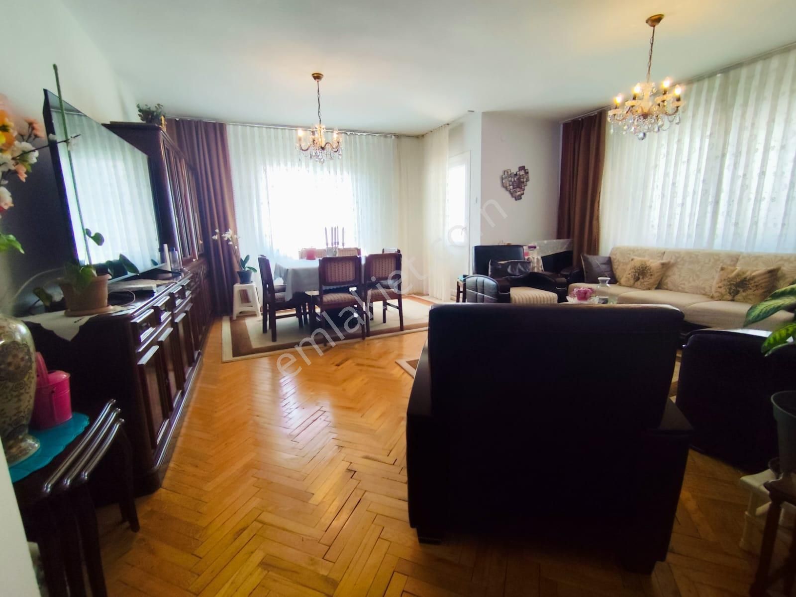 Mertcan Dan Uğurmumcu Mah Site İçinde Arakat 3+1 İskanlı