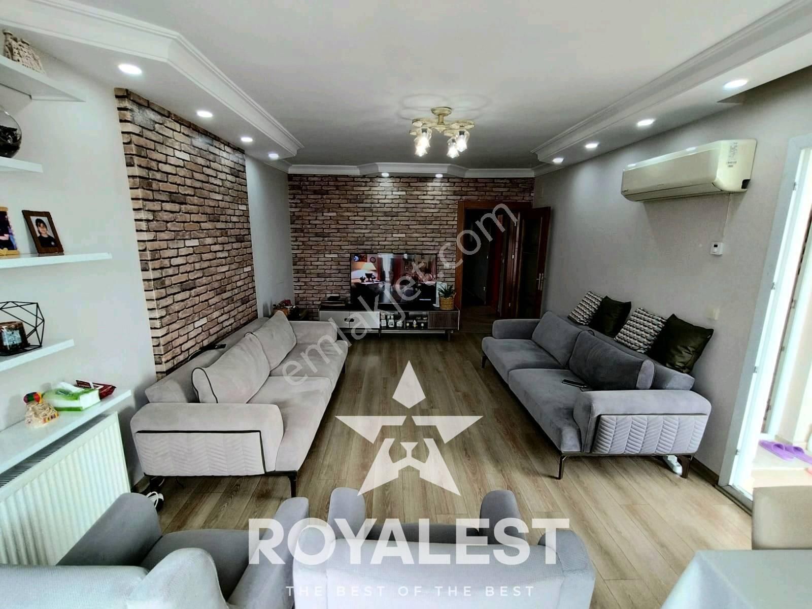 Royalest'ten Pınar'da Kapalı Mutfak Kanal Manzaralı Ferah 3+1