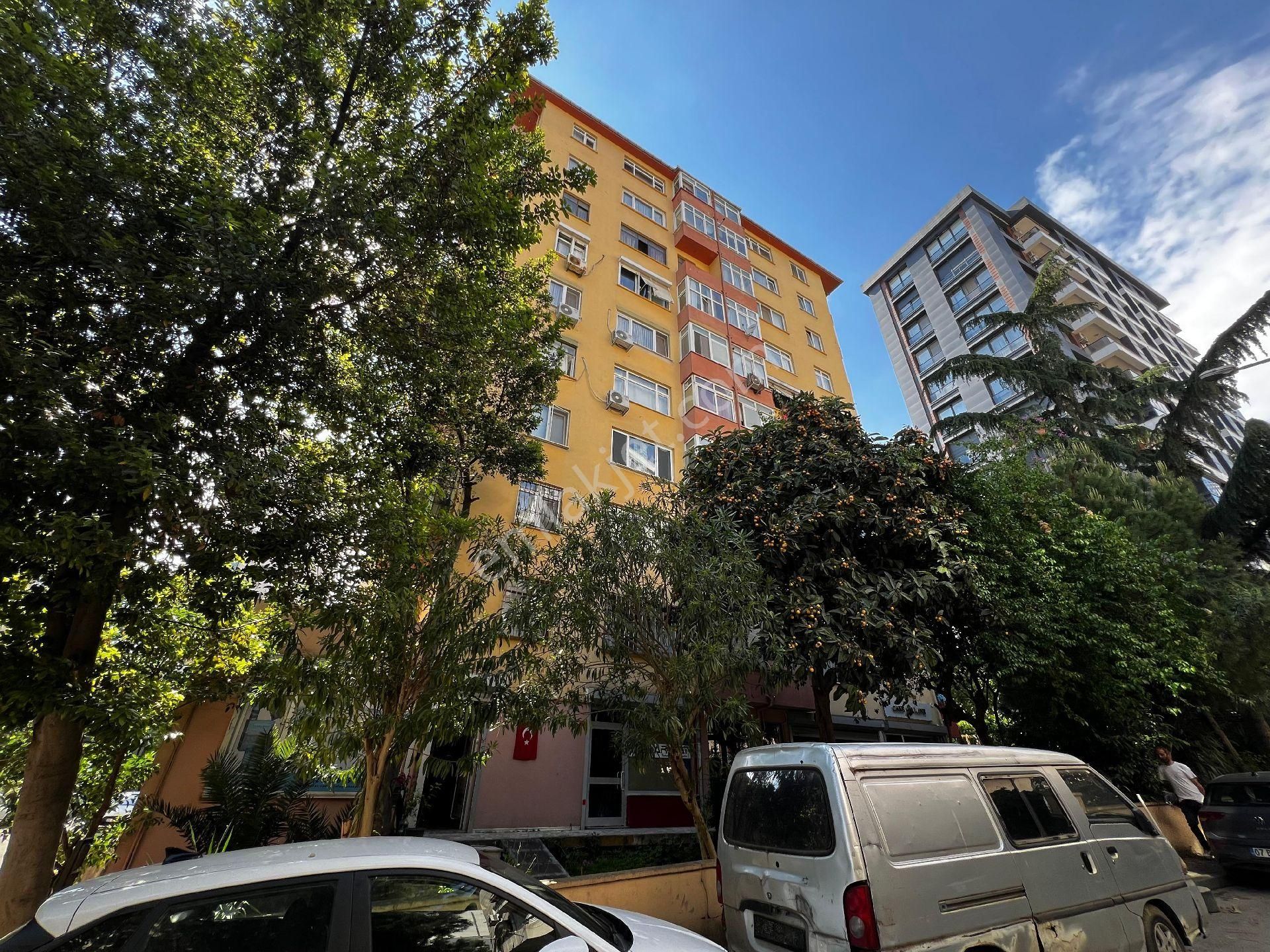 Bostancı'da Masrafsız Boyalı Otoparklı Asansörlü 2+1 70 M² Net