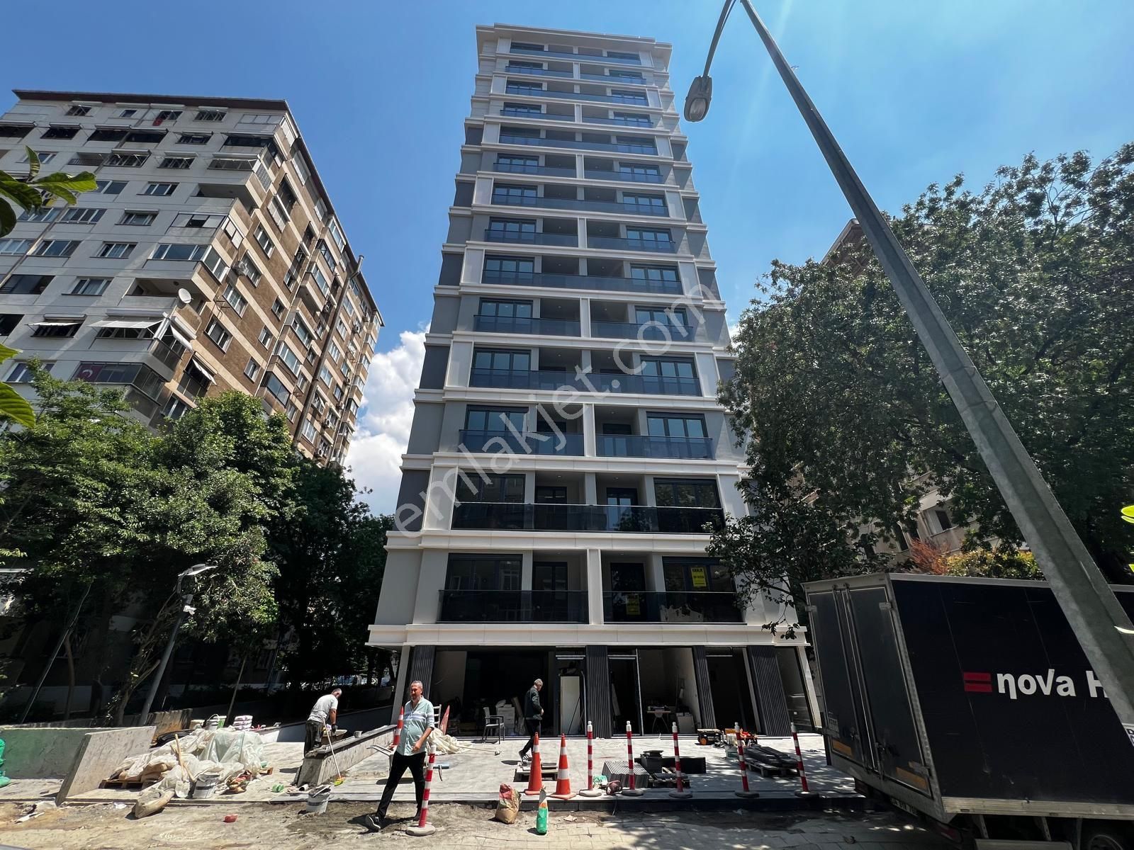 Bostancı'da Prestijli Binada Otoparklı Sıfır 2+1 Net 76 M²