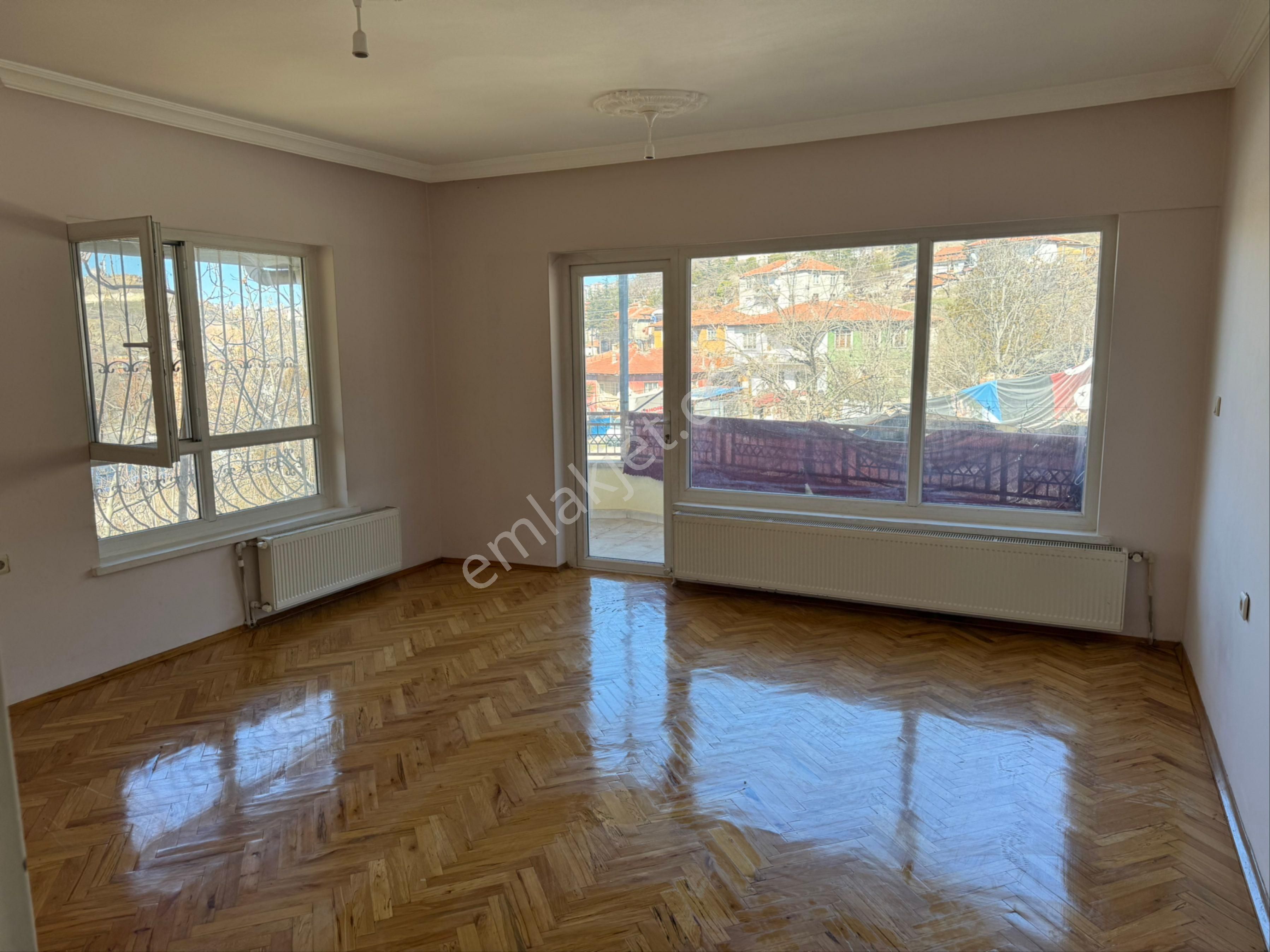 Sahibinden Cadde Üzeri Kalerüferli 3+1 Dayre