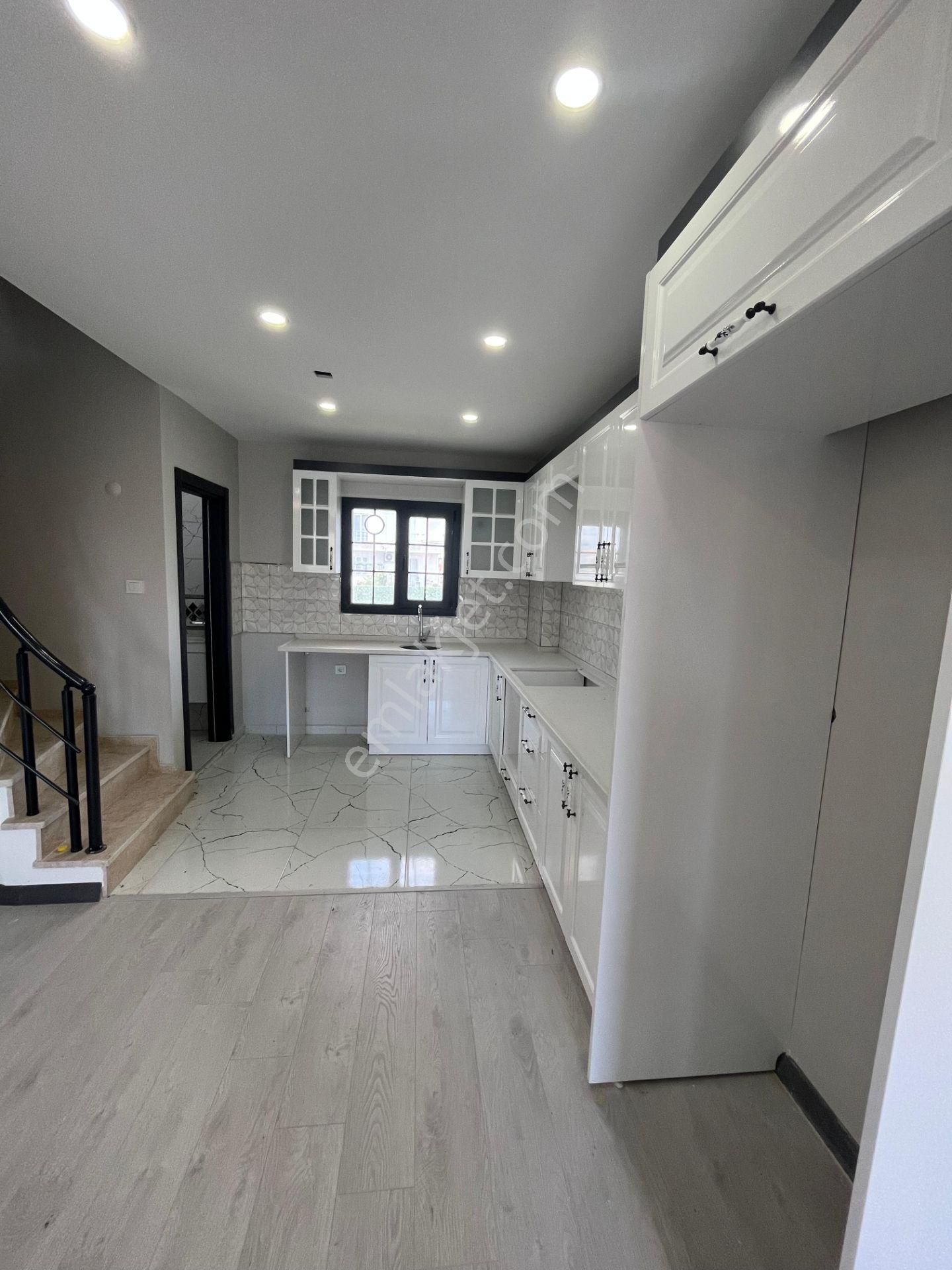 Ata Gayrimenkul'den Her Yere Yakın 4+1 İskanlı Lüks Villa - Görsel 11