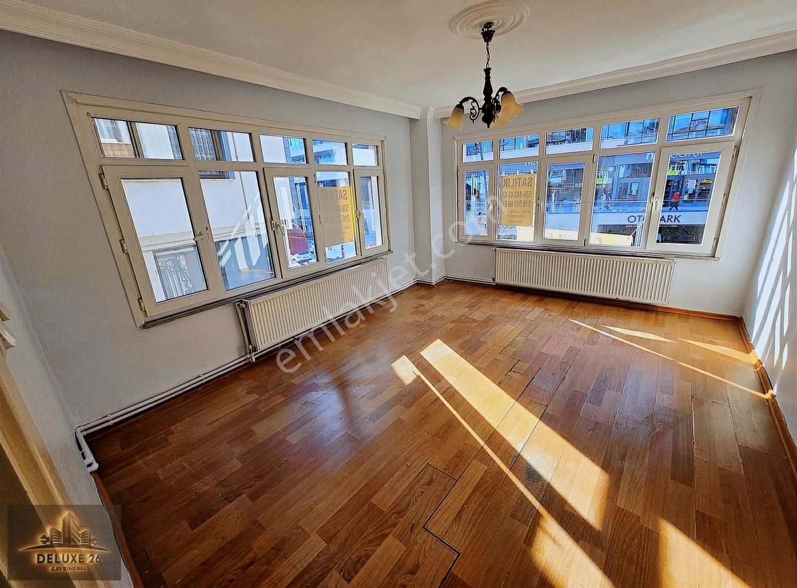 Deluxe 26 ' Dan Nev Çarşı Karşısı Köşe Ferah 2+1 70 M2 Boş Daire