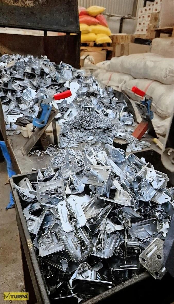 Pınar Başı Sanayi İçinde Plastik Üzerine Üretim Yapan Devren