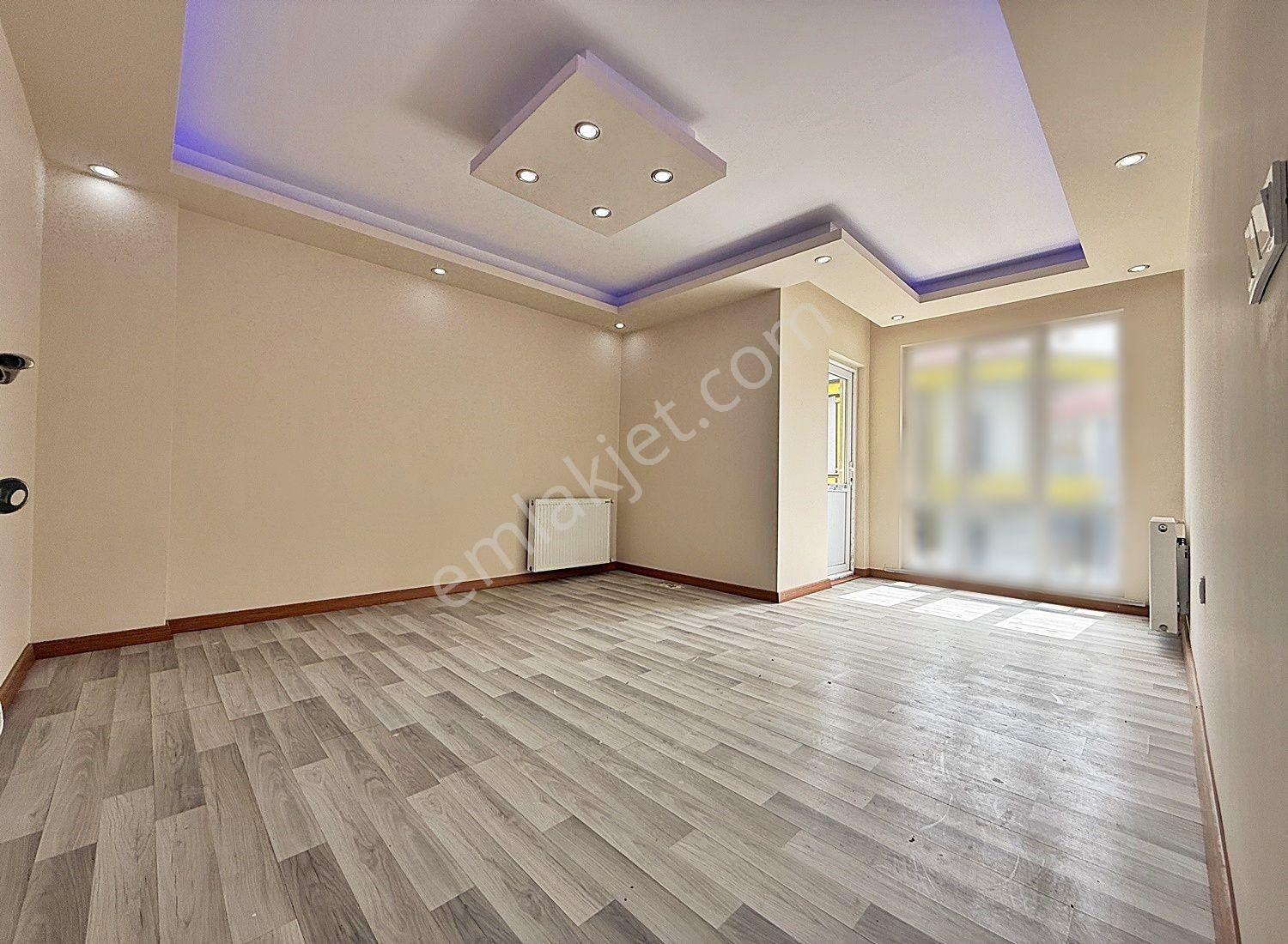 Metin Yapı'dan Cadde Üzerinde İskanlı Kombili Ara Kat Merkezi Konum 2+1 Satılık Daire!!!