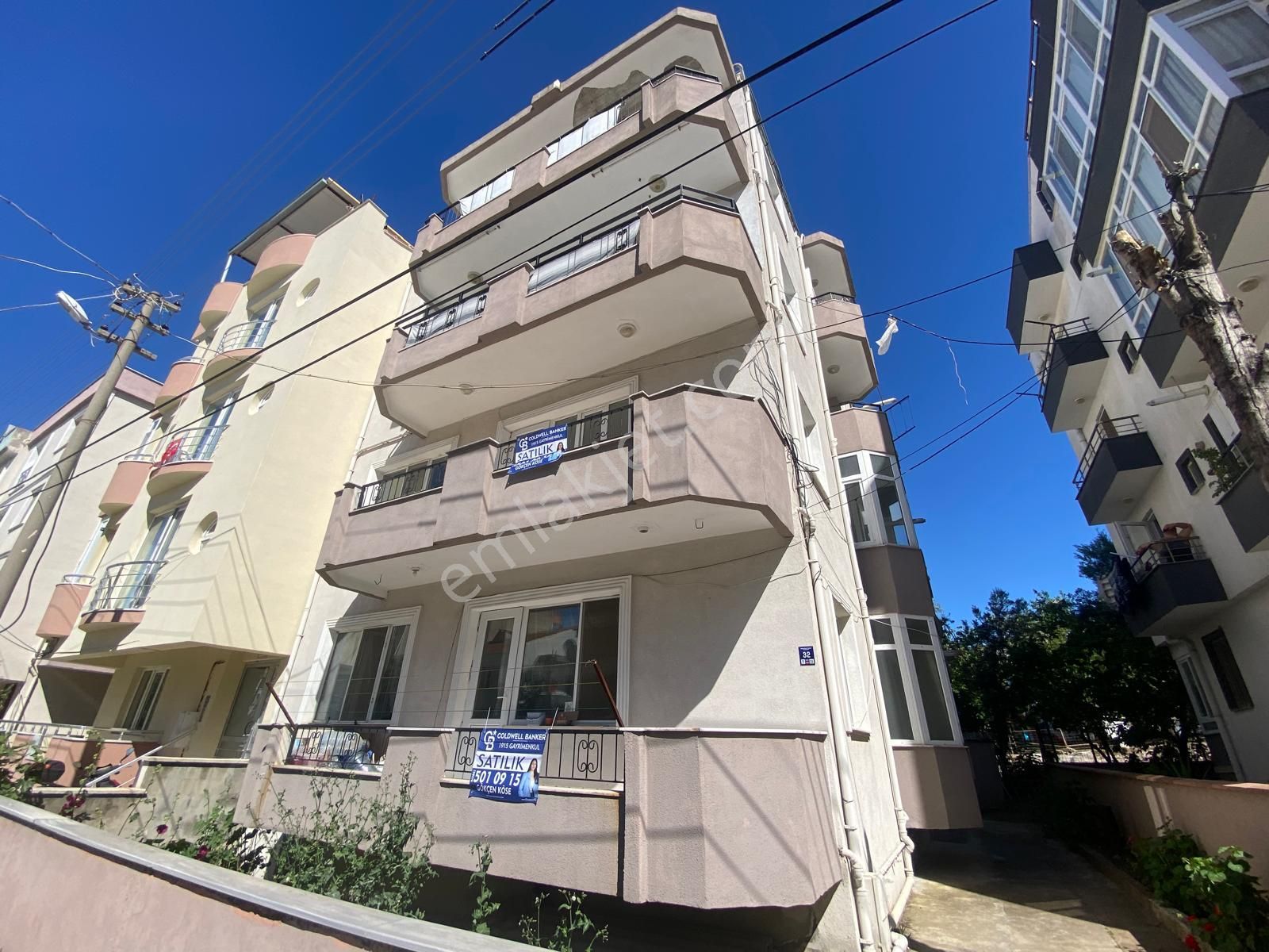 Esenler Uğur Mumcu Caddesinde Merkezi Konumda 3+1 Daire!