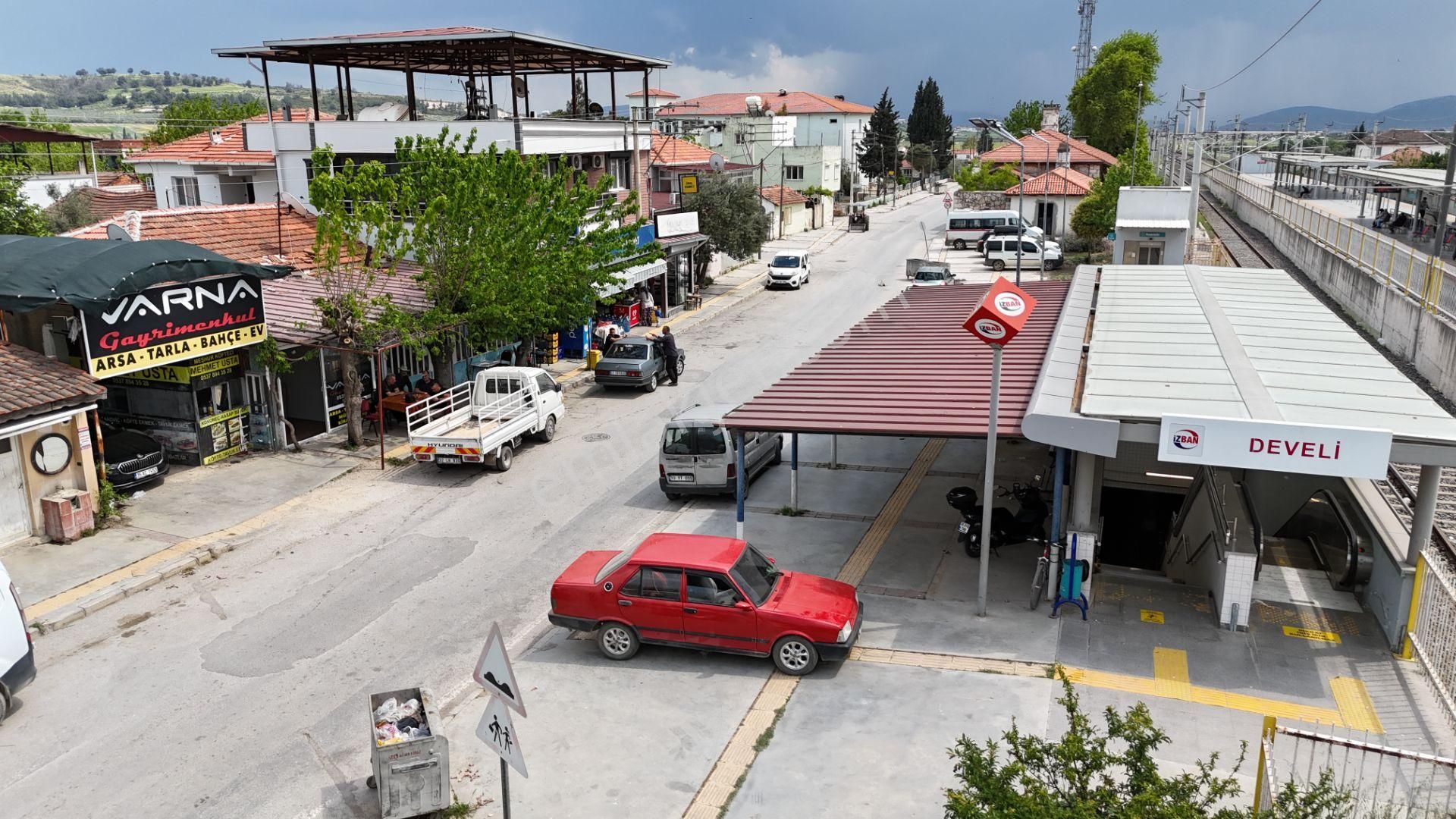 İzmir Develi İzbana Yürüme Mesafesinde Satılık 1.000m2 Harika Bahçe