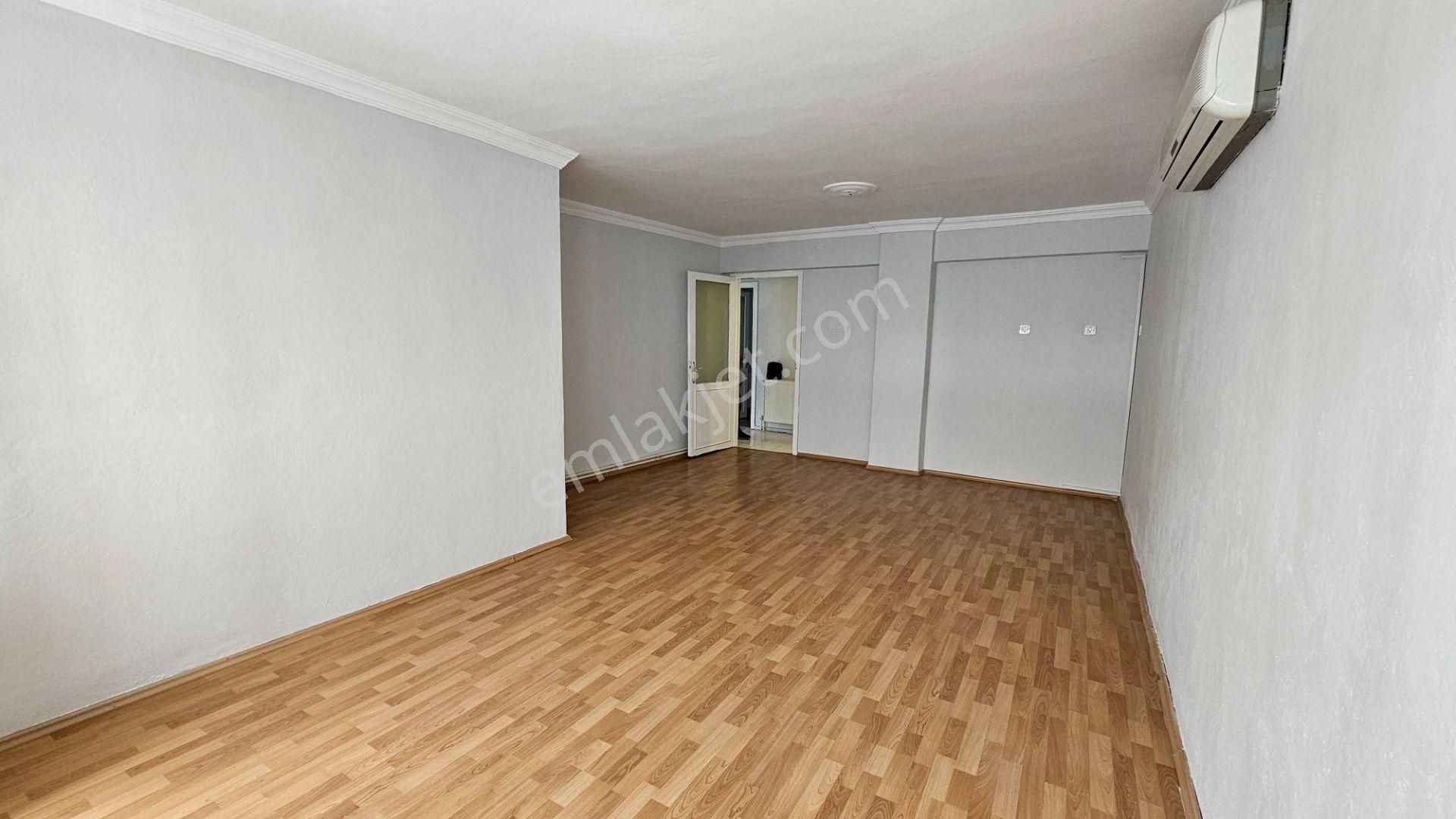 Karabağlar Yeşilyurt Asansörlü Arakat 3+1 Kiralık Daire