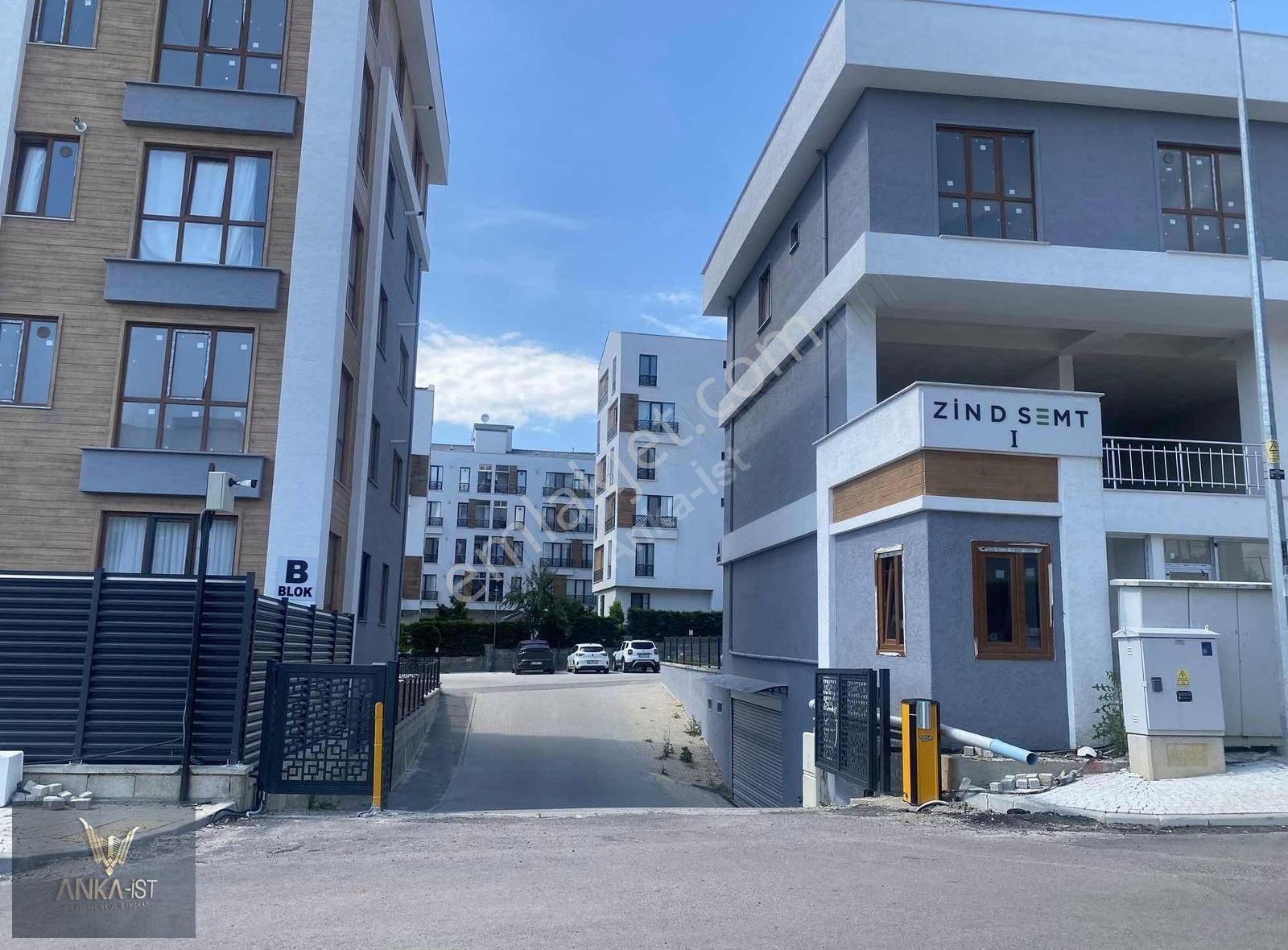 Çekmeköy Zin D Semt Sitesinde Lüx Sıfır Satılık 2+1 Daire