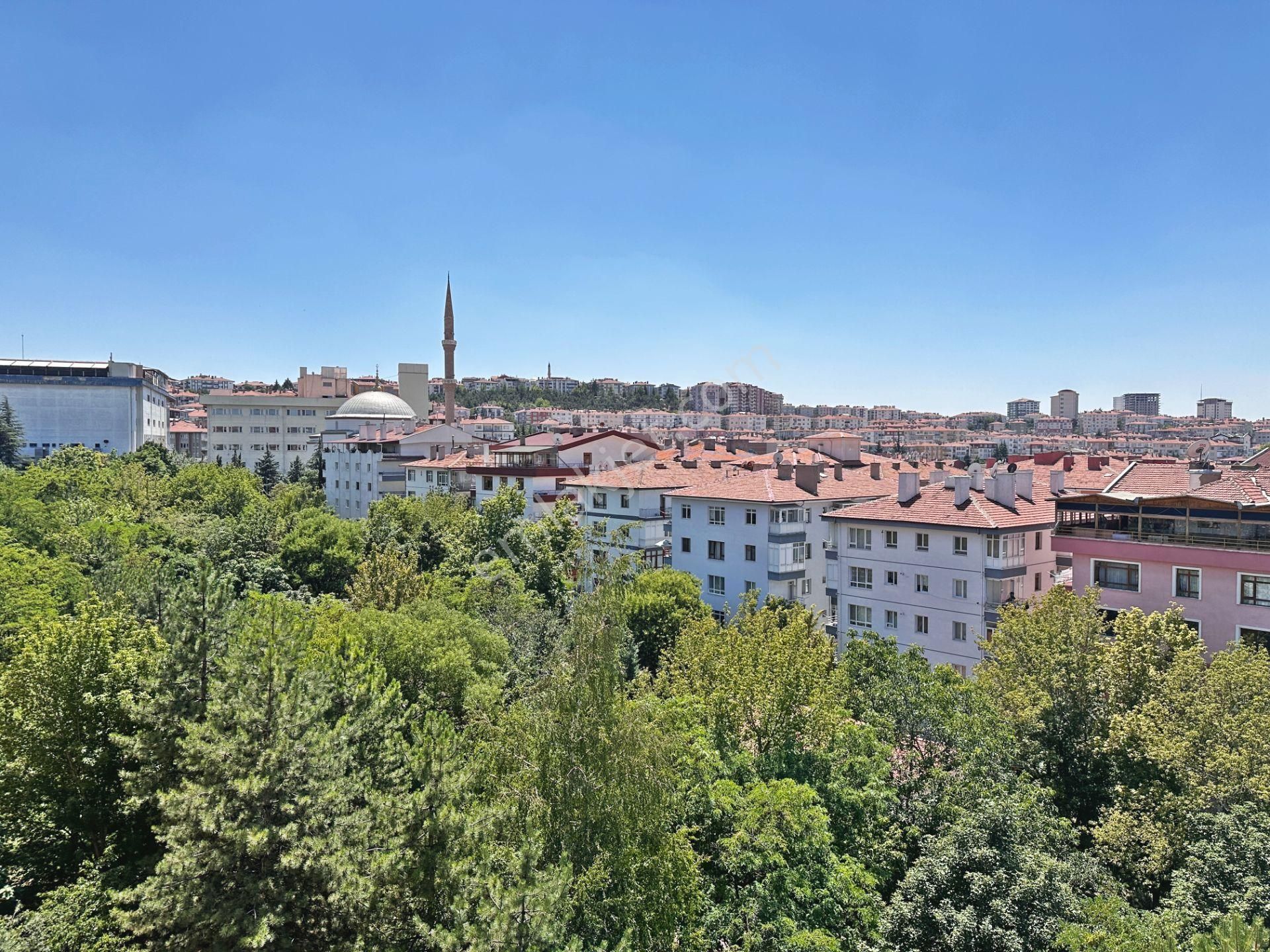 Saimekadın Mahallesinde Katta Manzaralı Bakımlı 2+1 Kiralık Daire