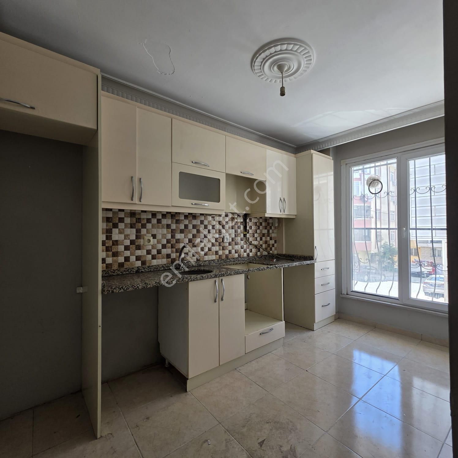 Aile Apartmanında 3+1 Kiralık Daire