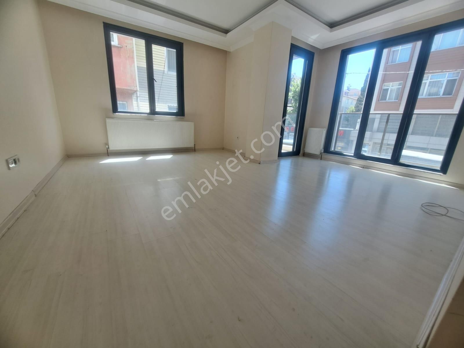 Kartal Esentepe'de Kiralık 2+1 Daire