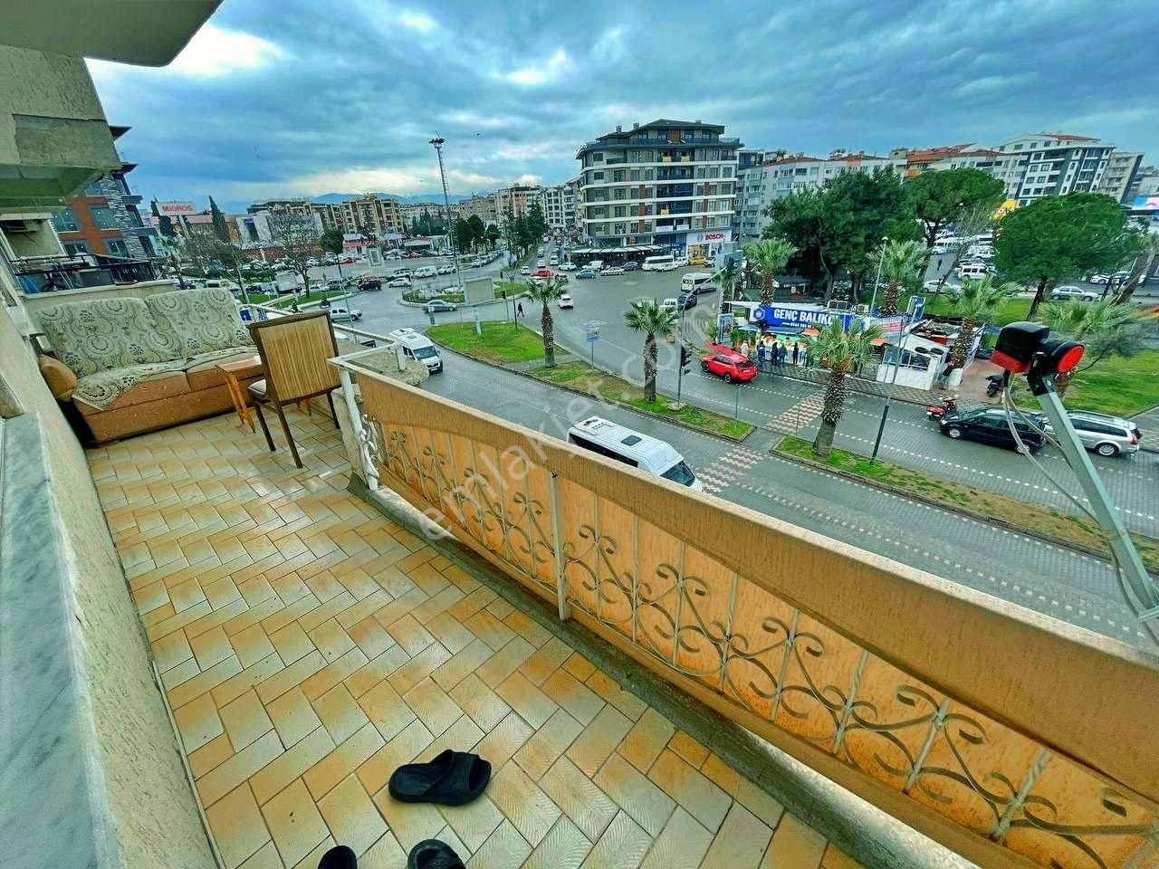 Uytundan Edremit Merkezde Şehir Manzaralı 2+1 Satılık Daire