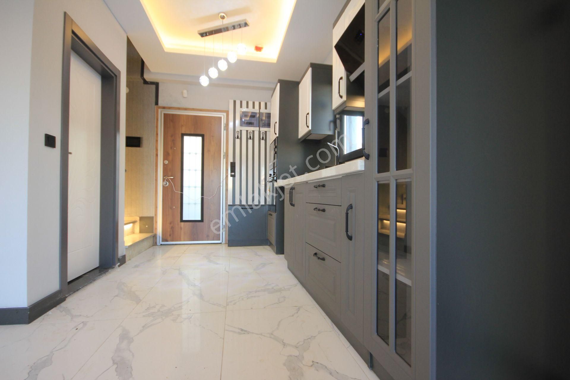Kent'ten Satılık Güre De Denize 150 Mt Teraslı Müstakil Villa