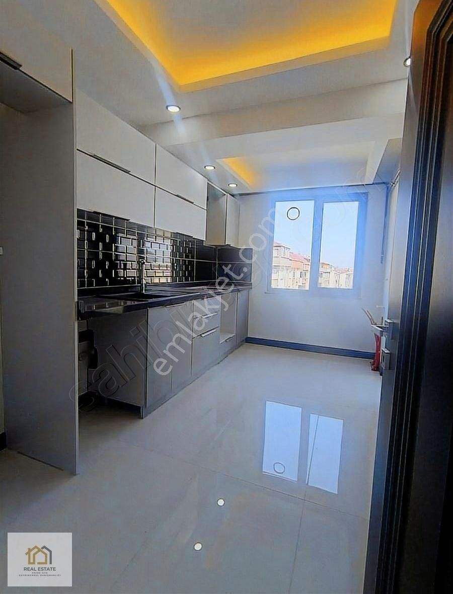 Cadde Üzeri 3+1 Sıfır Daire