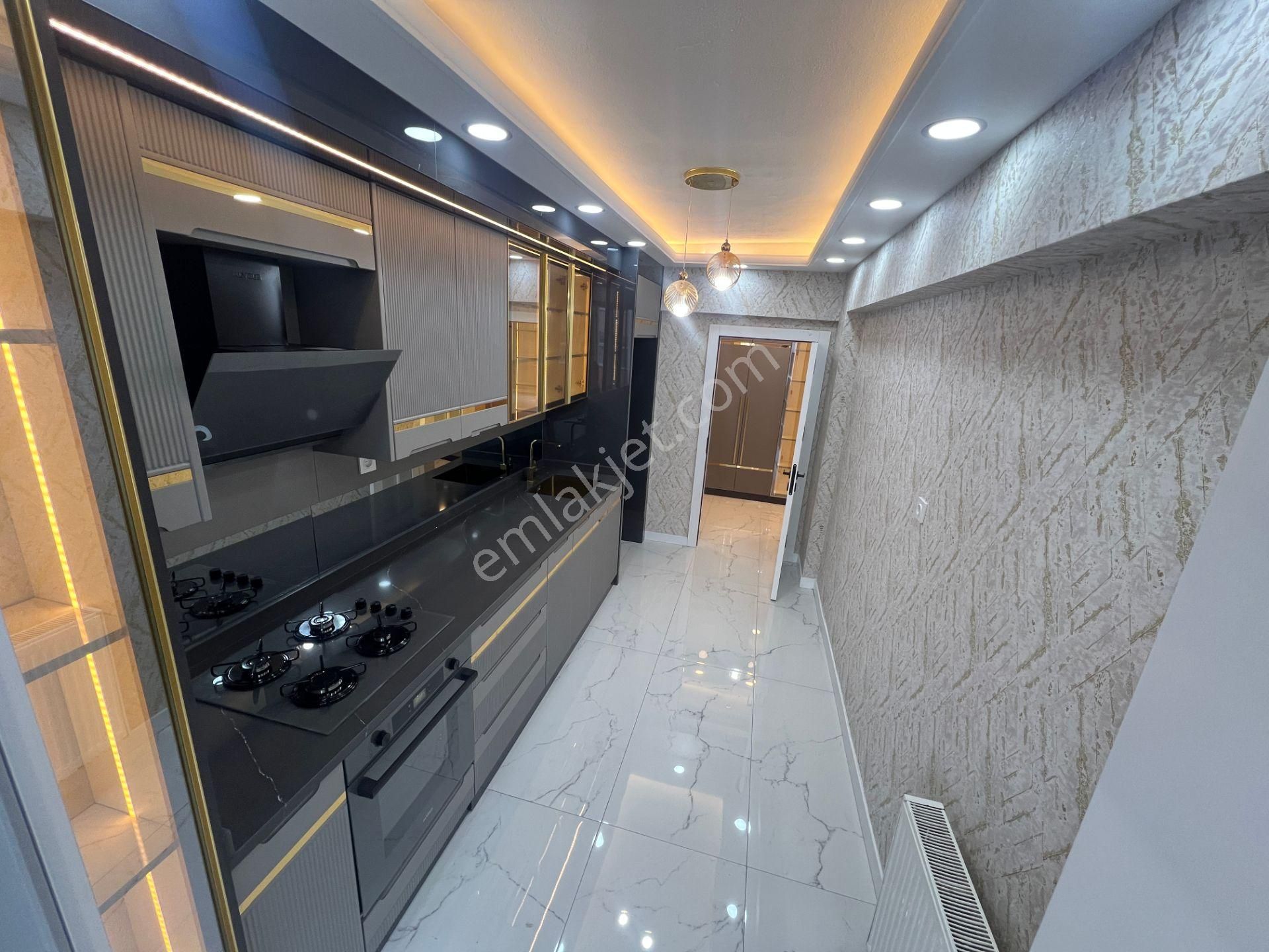 Sincan Ertuğrulgazi Mah 1.arakat Salon Bagımsız 3+1satılık Daire