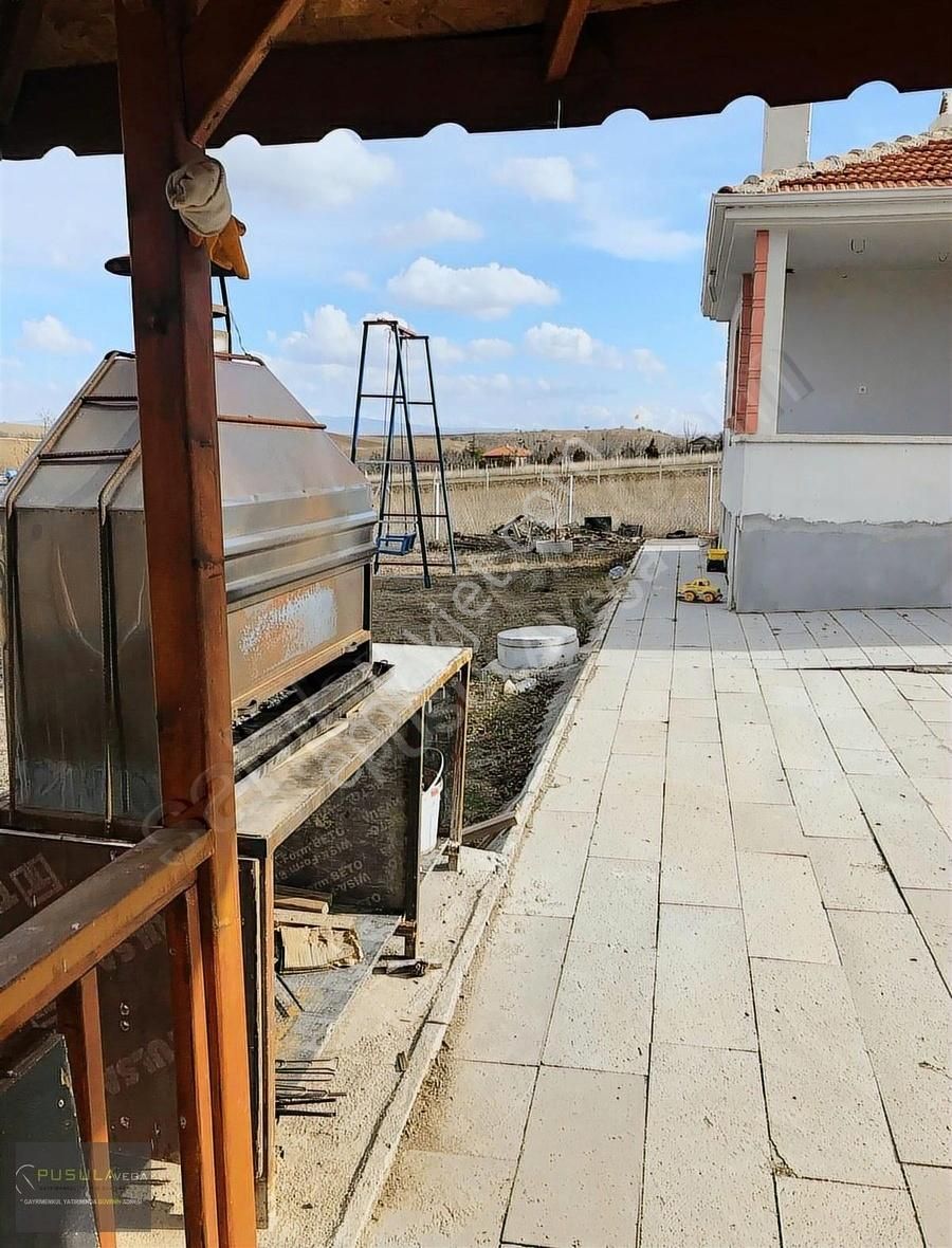 Pusulavega'dan Tapulu 1156m2 Arsa İçinde Betonarme Müstakil Ev - Görsel 2