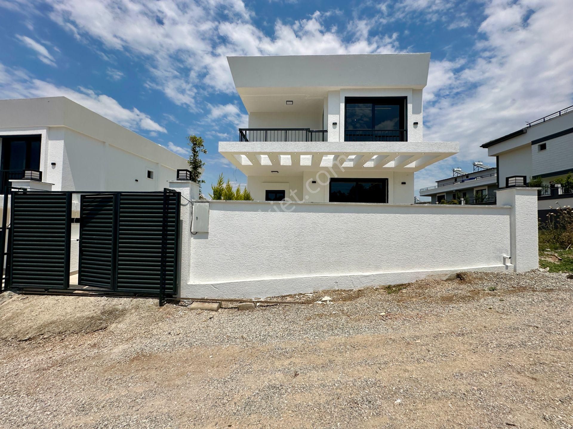 Villacı Onur'dan Didim Merkezde Satılık Lüx 4+1 Müstakil. Villa
