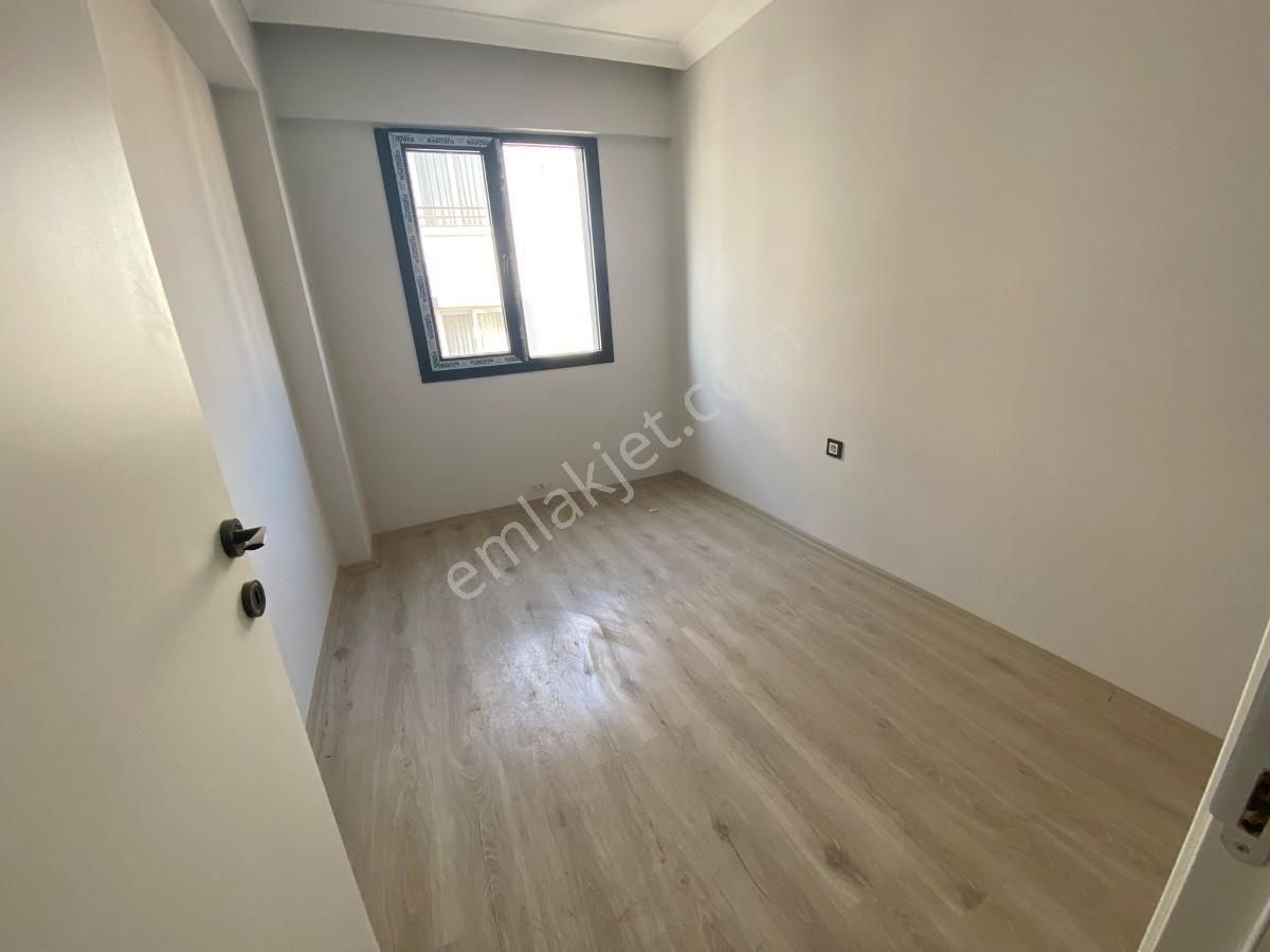 Kemalpaşa Ulucakta Cadde Üstü Kiralık Sıfır Ara Kat 2+1 Daire
