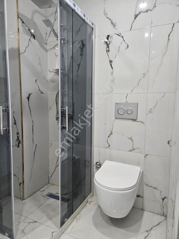 Edremit Merkezde Kiralık Sıfır Ara Kat Geniş 1+1 Daire