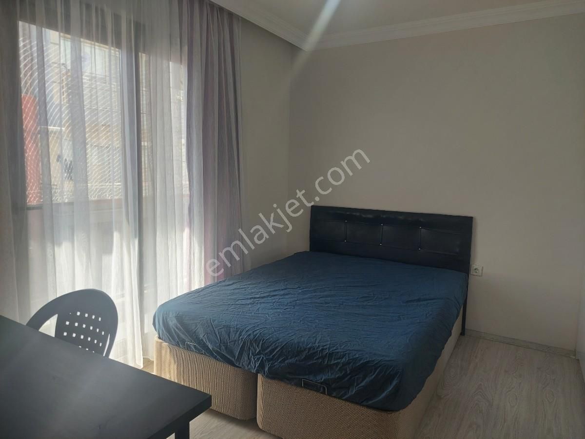 Turyap Bornovadan Mevlanada Kiralık Eşyalı Geniş 1+1 Daire