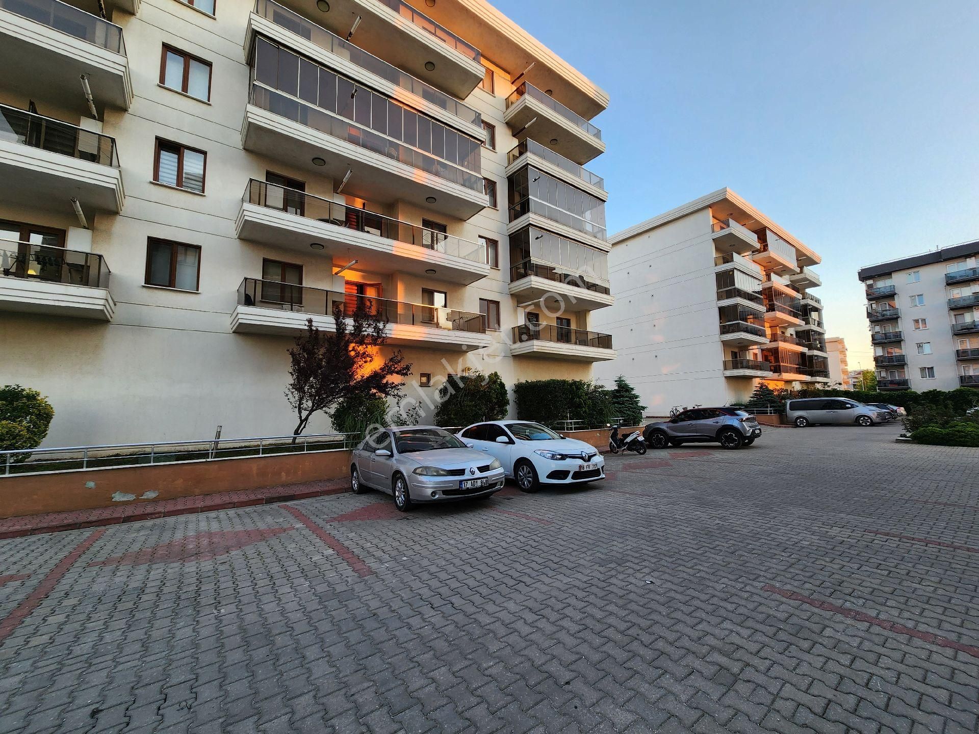 Barbaros Mah. - Üniversite Bölgesi - 2 Banyo Tuvaletli - 2+1 Full Eşyalı Kiralık Daire