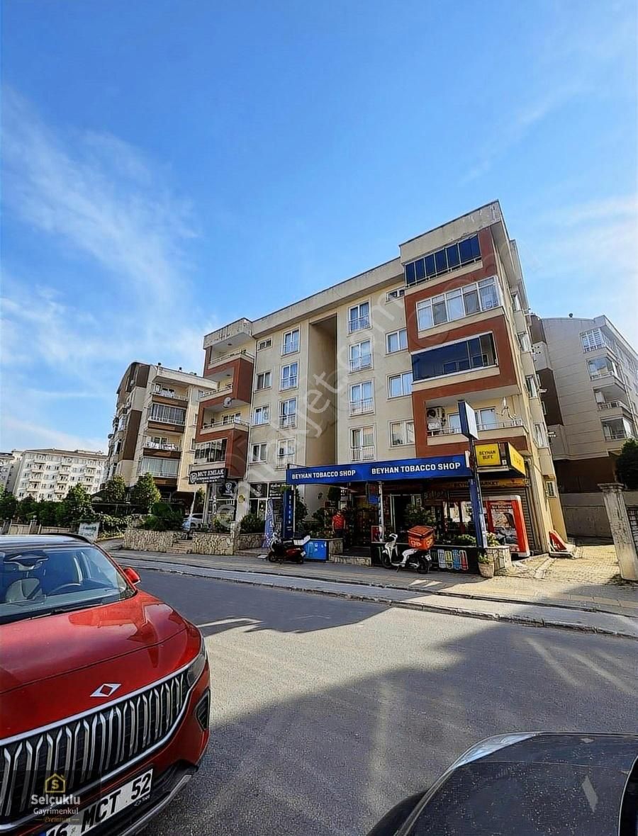 Dumlupınar Mah. Cadde Üzerinde Aile Binası 2+1 Ayrı Mutfaklı