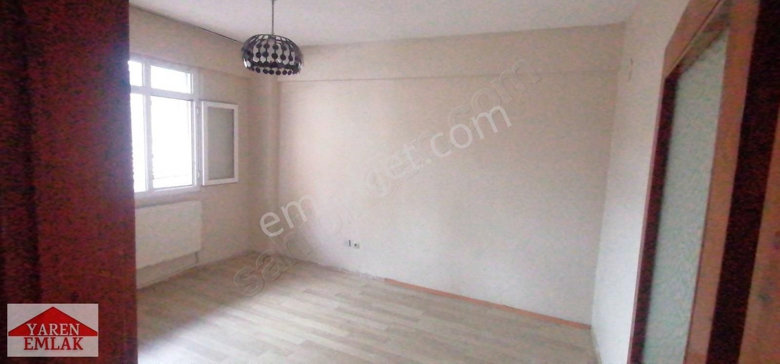 Yaren Emlaktan Hastaneye Yakın 2+1 Aile Binasında Düz Giriş Kat