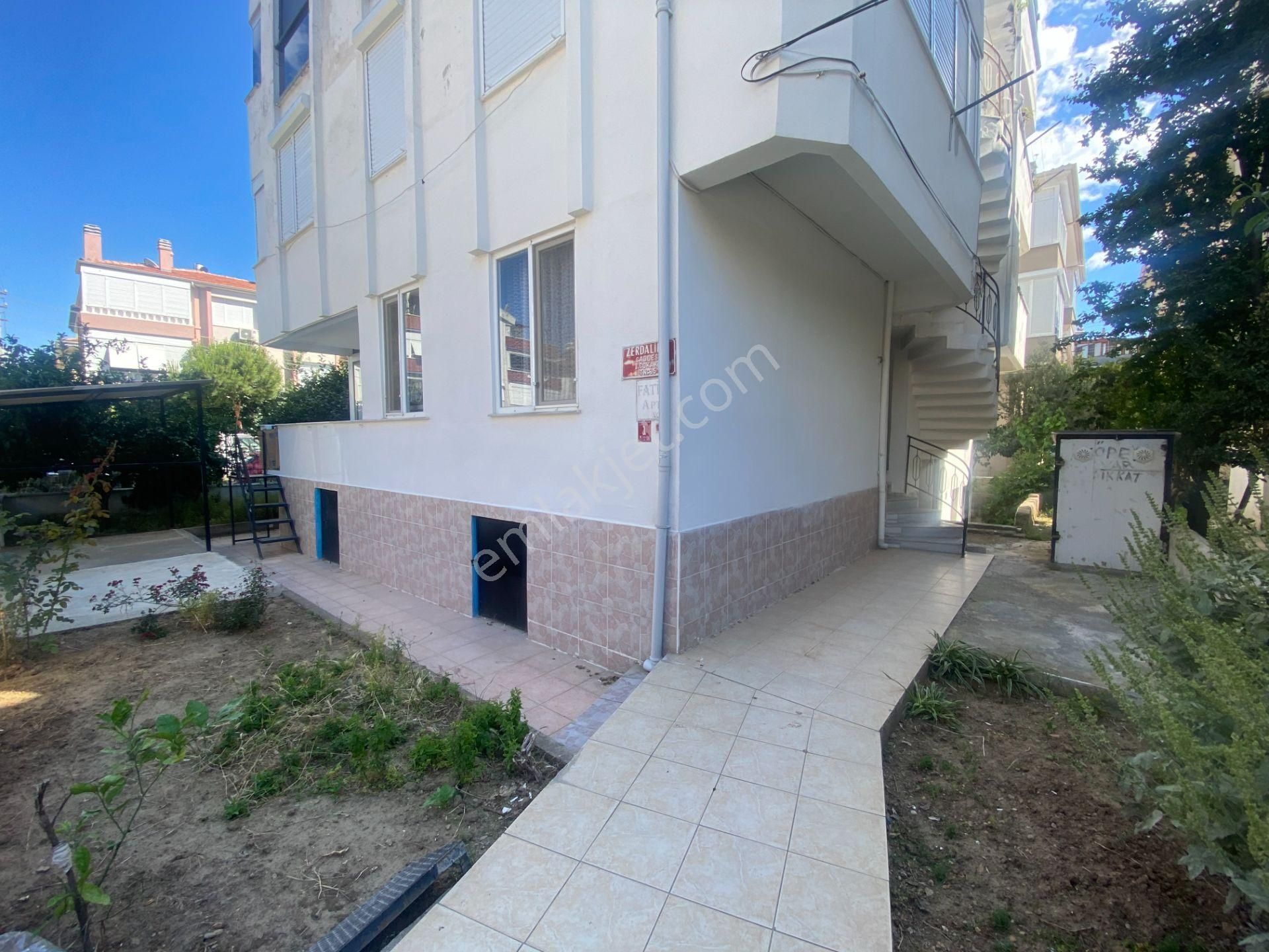 Altınoluk İlkbahar'dan Çarşıya Yakın Müstakil Yüksek Girişli 2+1 Fırsat Daire