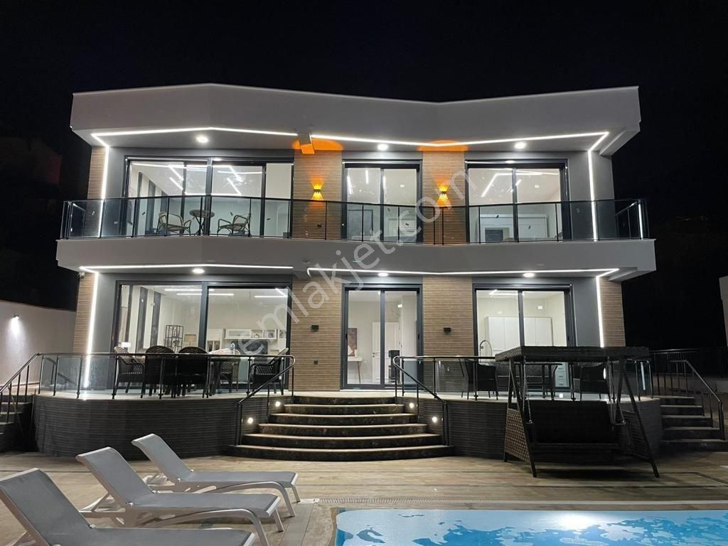 Didim Akbük'te Tam Müstakil Villa