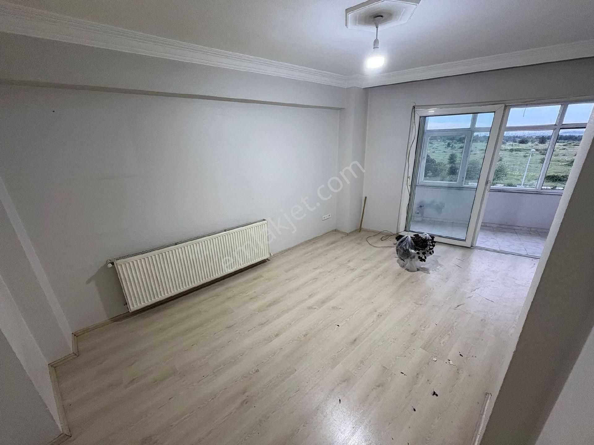 Kiralık Daire Sultangazi Sultancifliği Mah Kartal Emlaktan 2+1