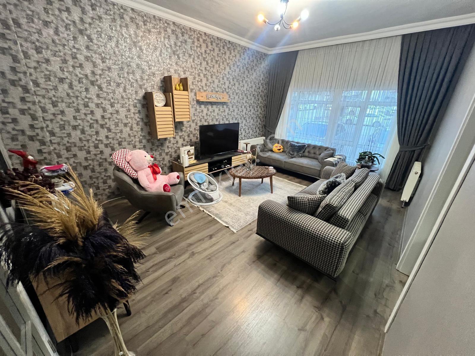 Etlikte Full Yapılı Balkonlu 2+1 Satılık Daire