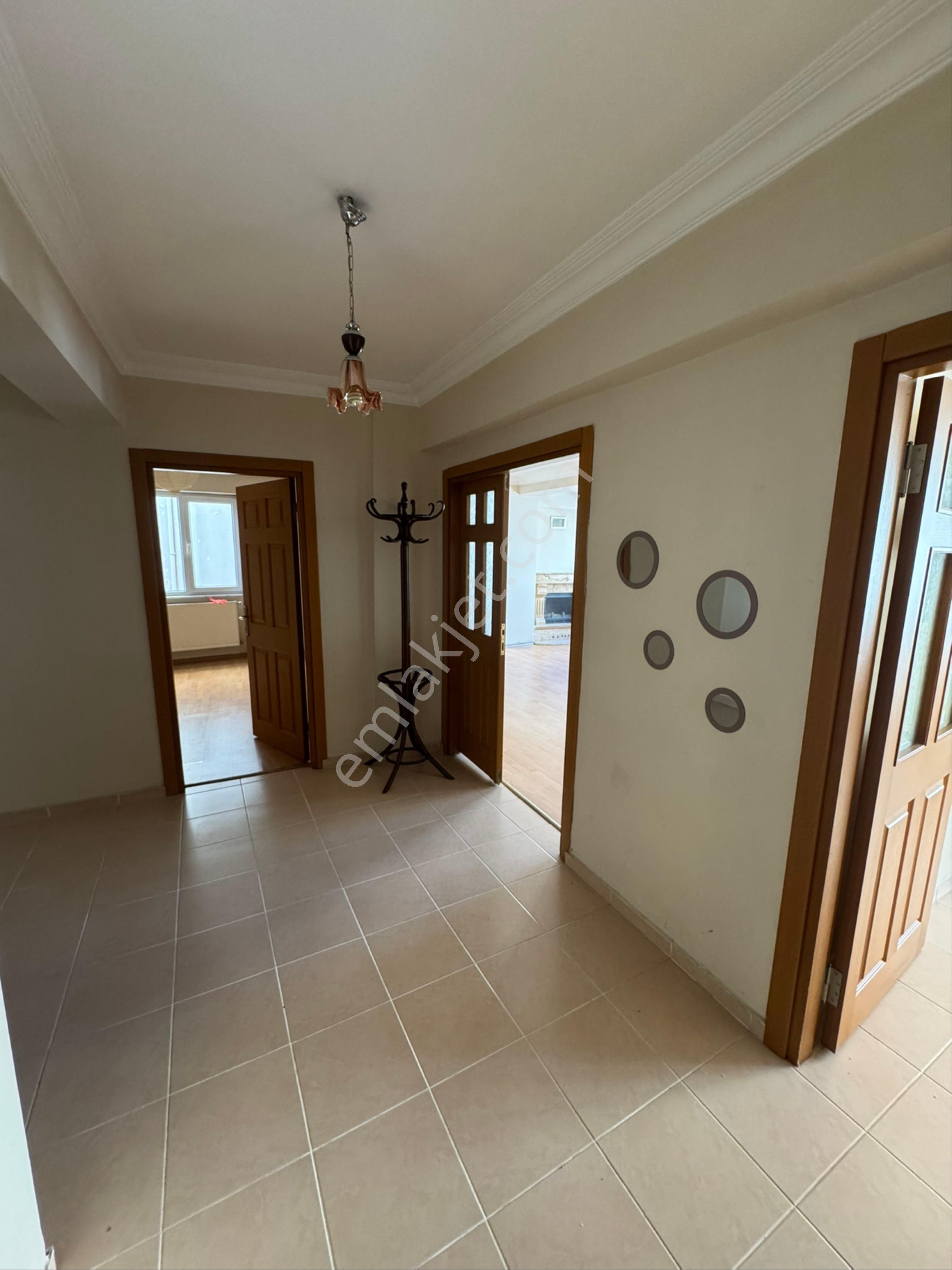 Ataşehir Fetih Mahallesi’nde Geniş Ve Ferah 3+1 Kiralık Daire