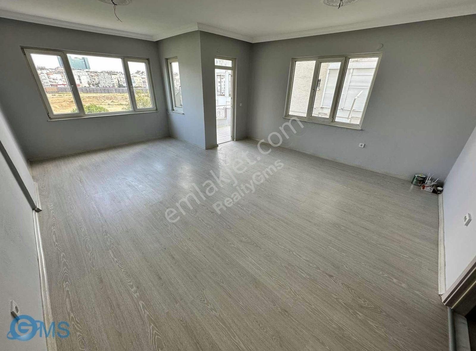 Muratpaşa Mah'de Evliya Çelebi Cad. Cephe Katta 3+1kiralık Daire