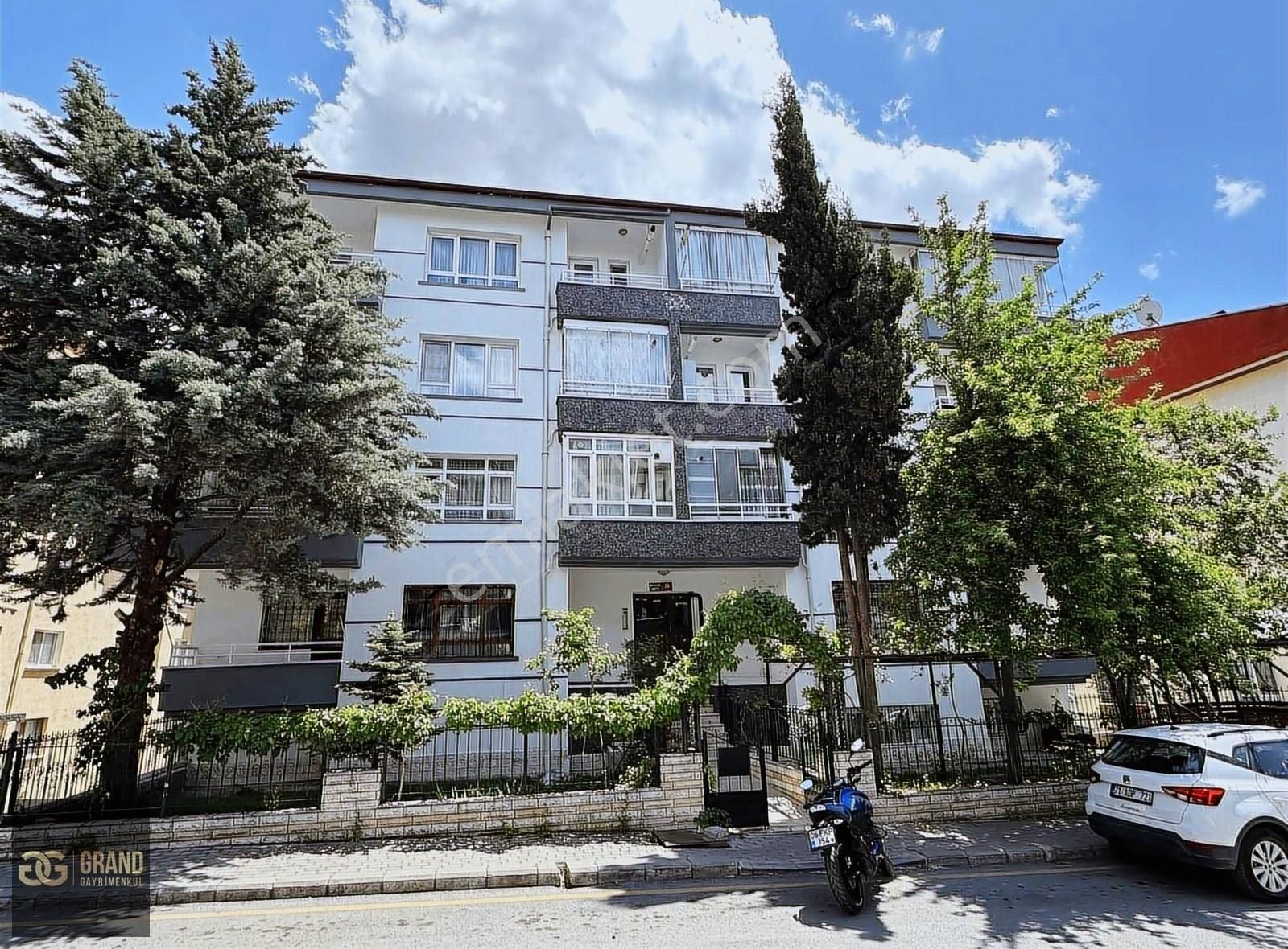 Kutlu Mahallesinde Ferah Ve Kullanışlı 3+1 Satılık Daire !
