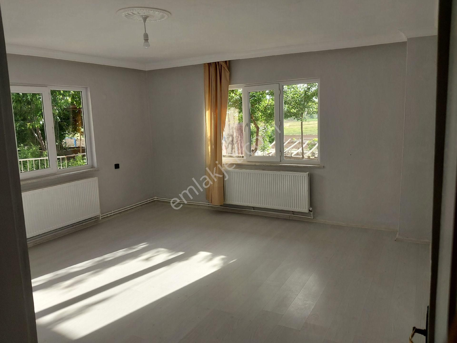 Şuhut Merkez Kiralık Ev