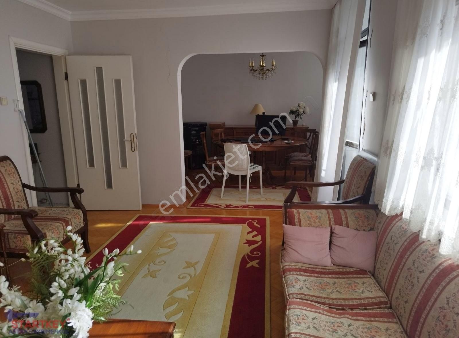 Karşıyaka Aksoy'da Sahile Ve Girne Cad. Yakını Full Eşyalı Daire